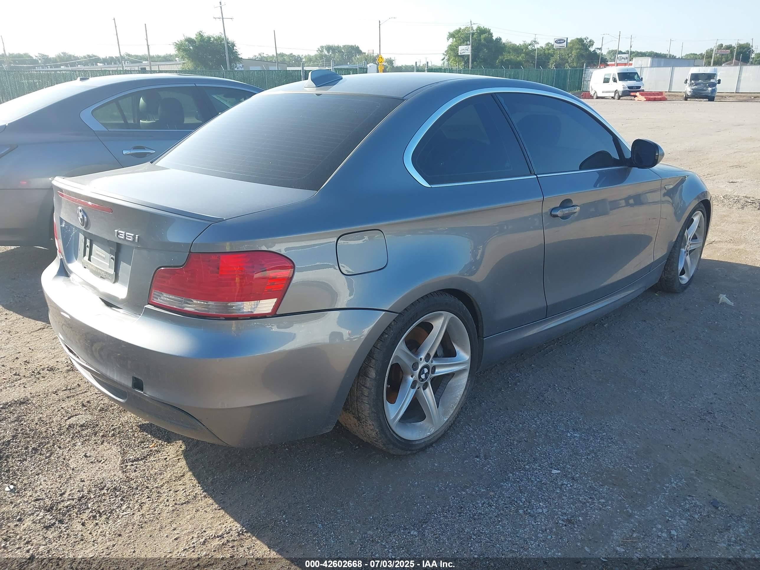 BMW 135I image 4