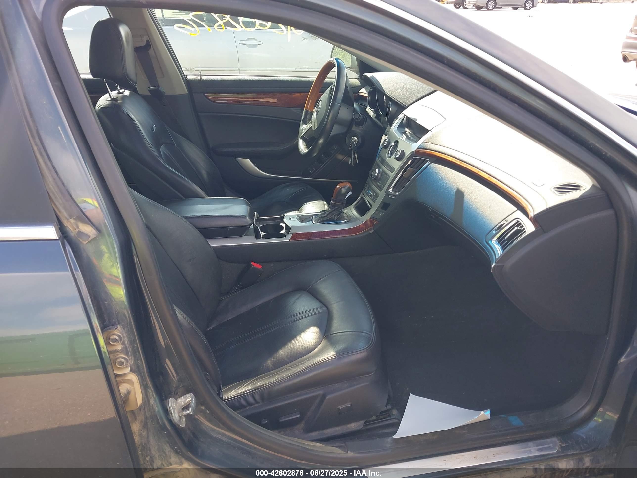 CADILLAC CTS image 5