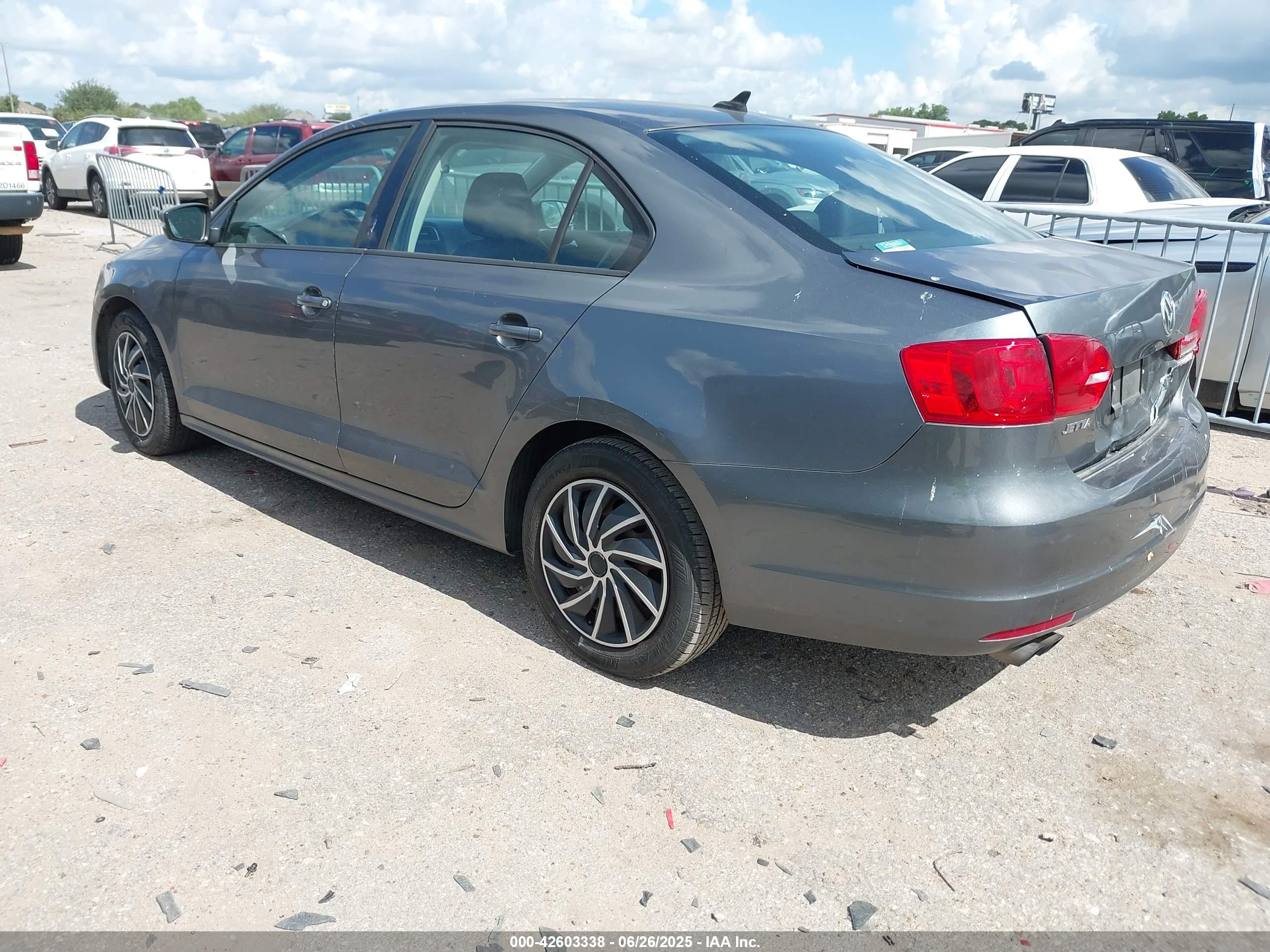 VOLKSWAGEN JETTA image 3