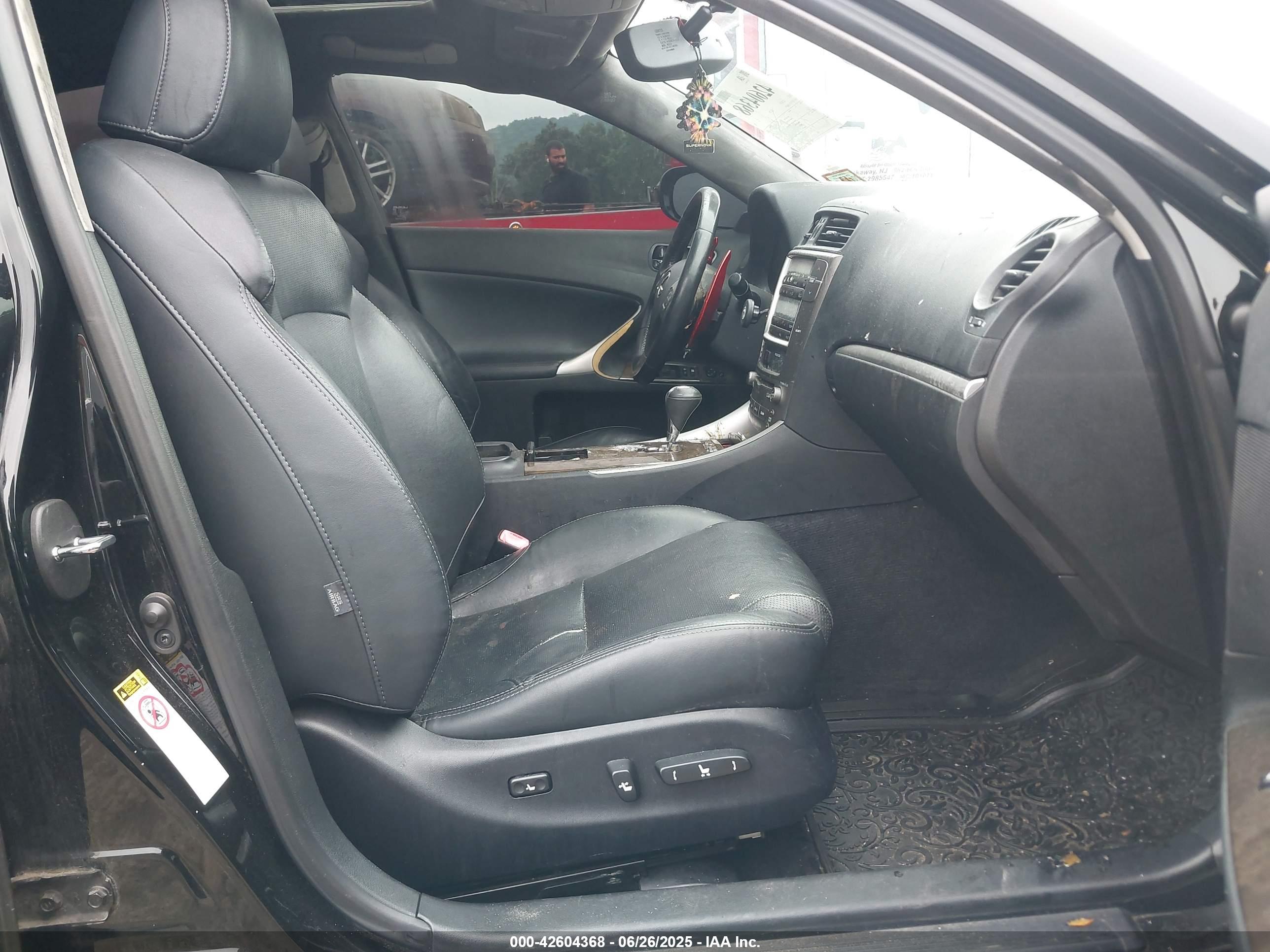 LEXUS IS image 5