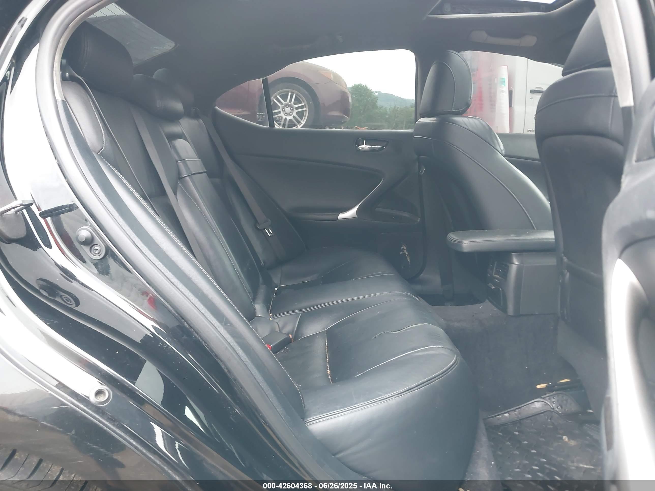 LEXUS IS image 8
