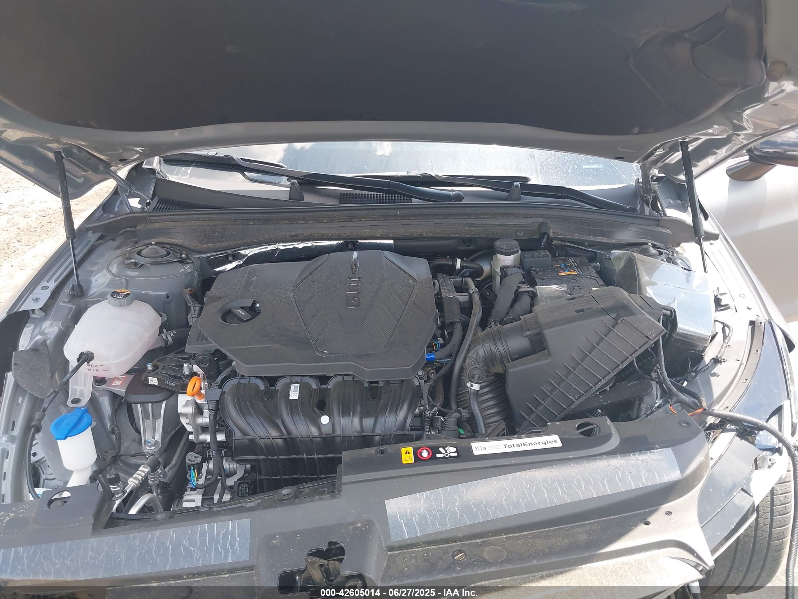 KIA K5 image 10