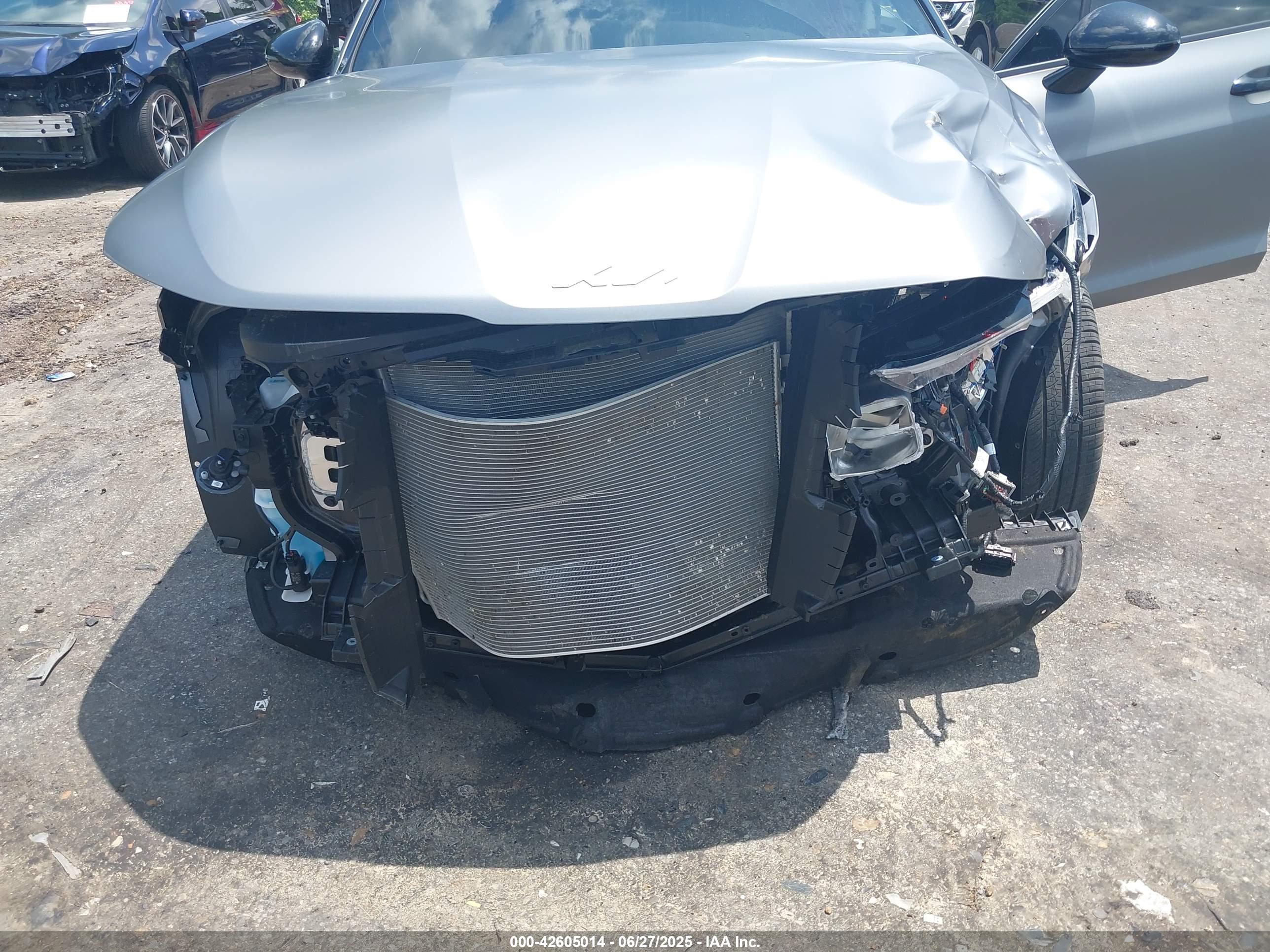 KIA K5 image 6