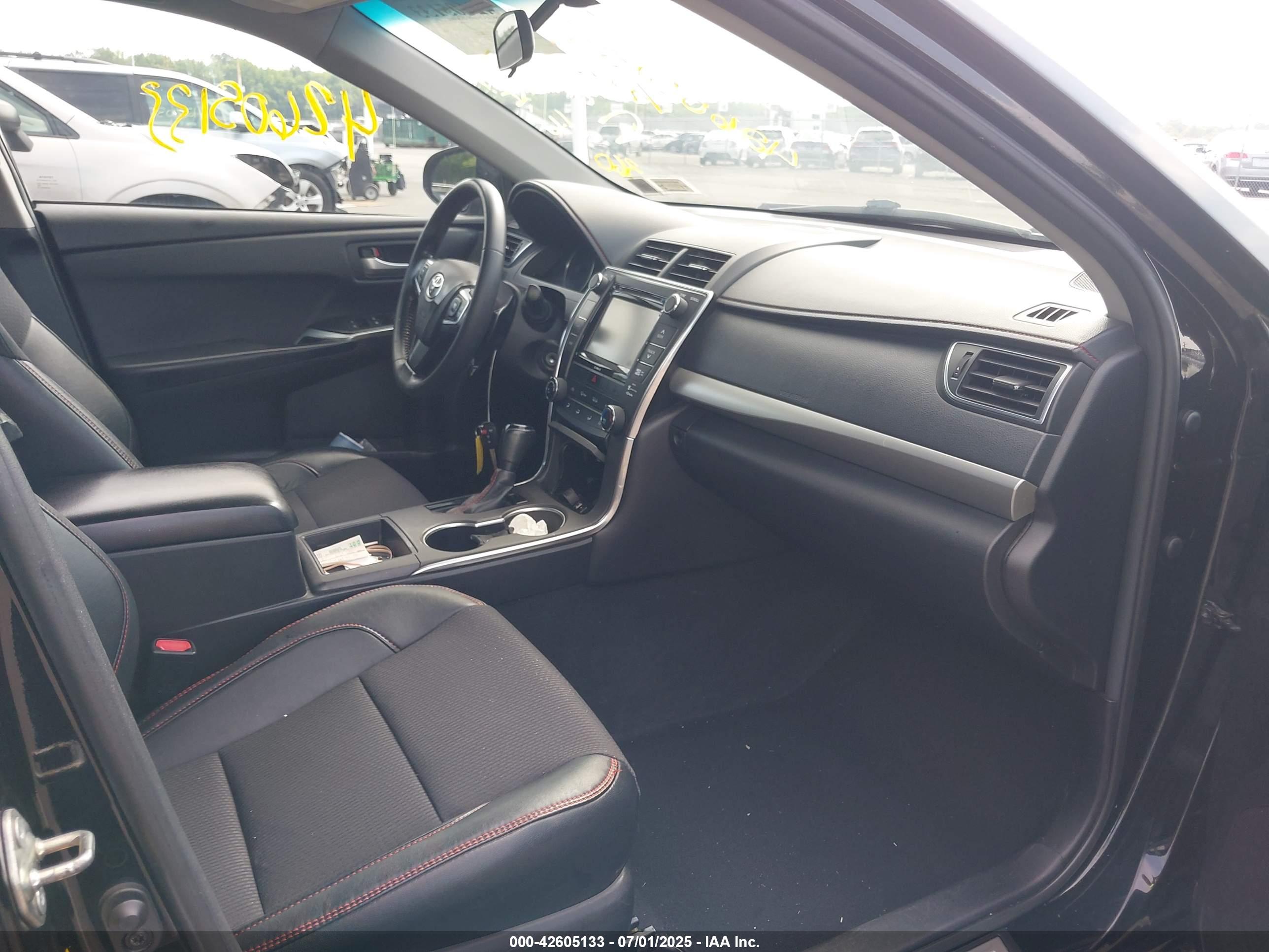 TOYOTA CAMRY image 5
