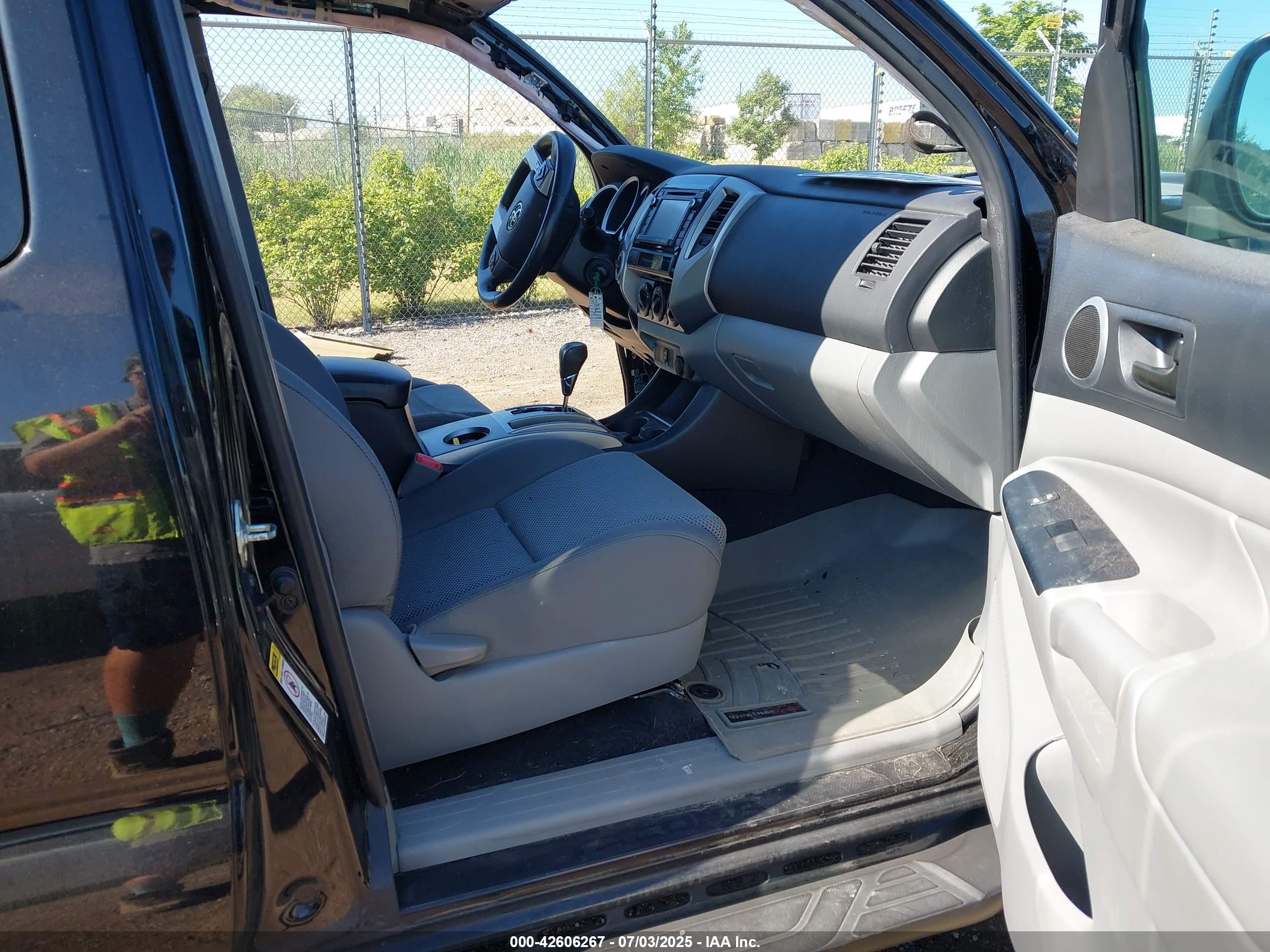 TOYOTA TACOMA image 5