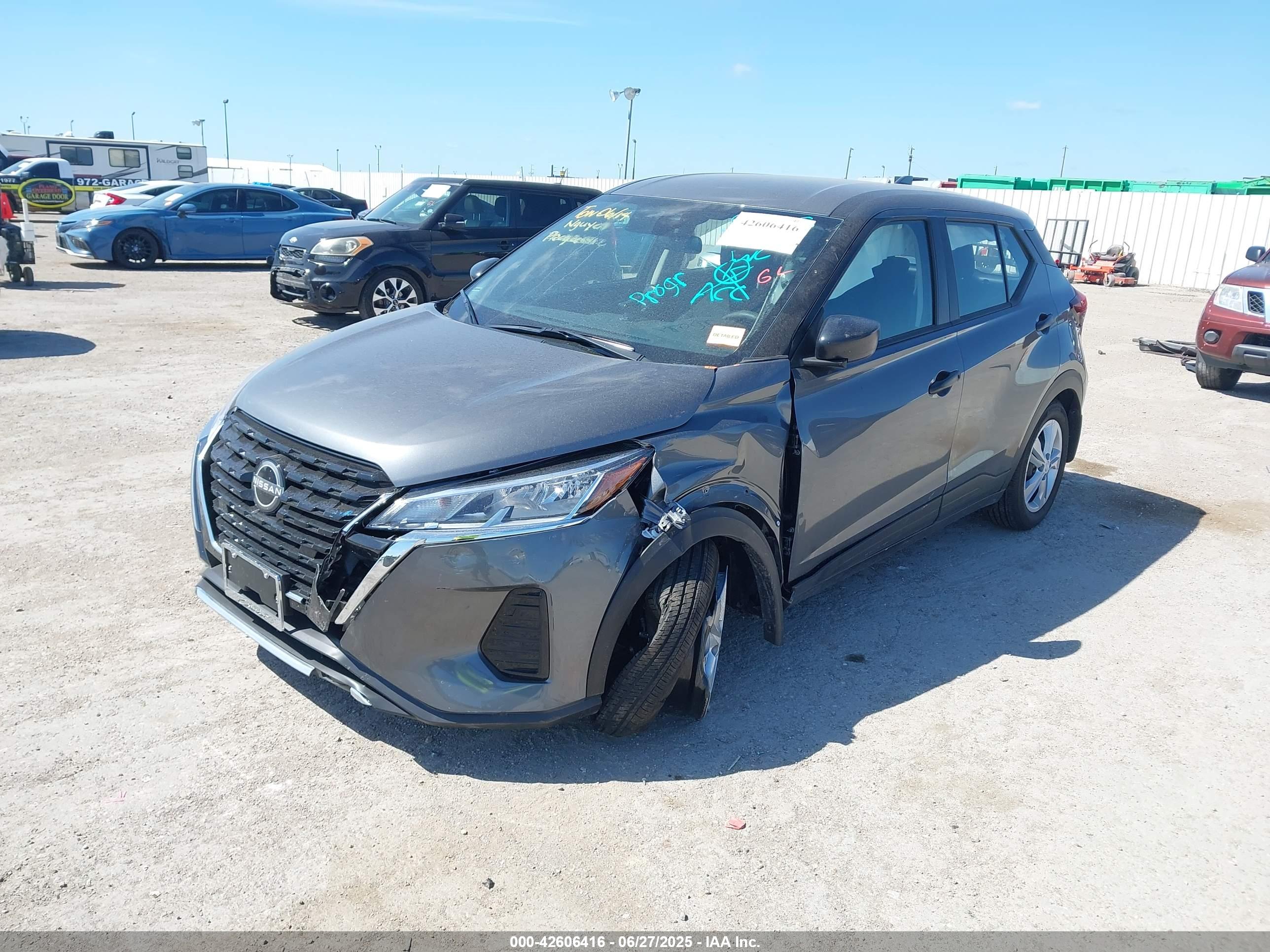 NISSAN KICKS image 6