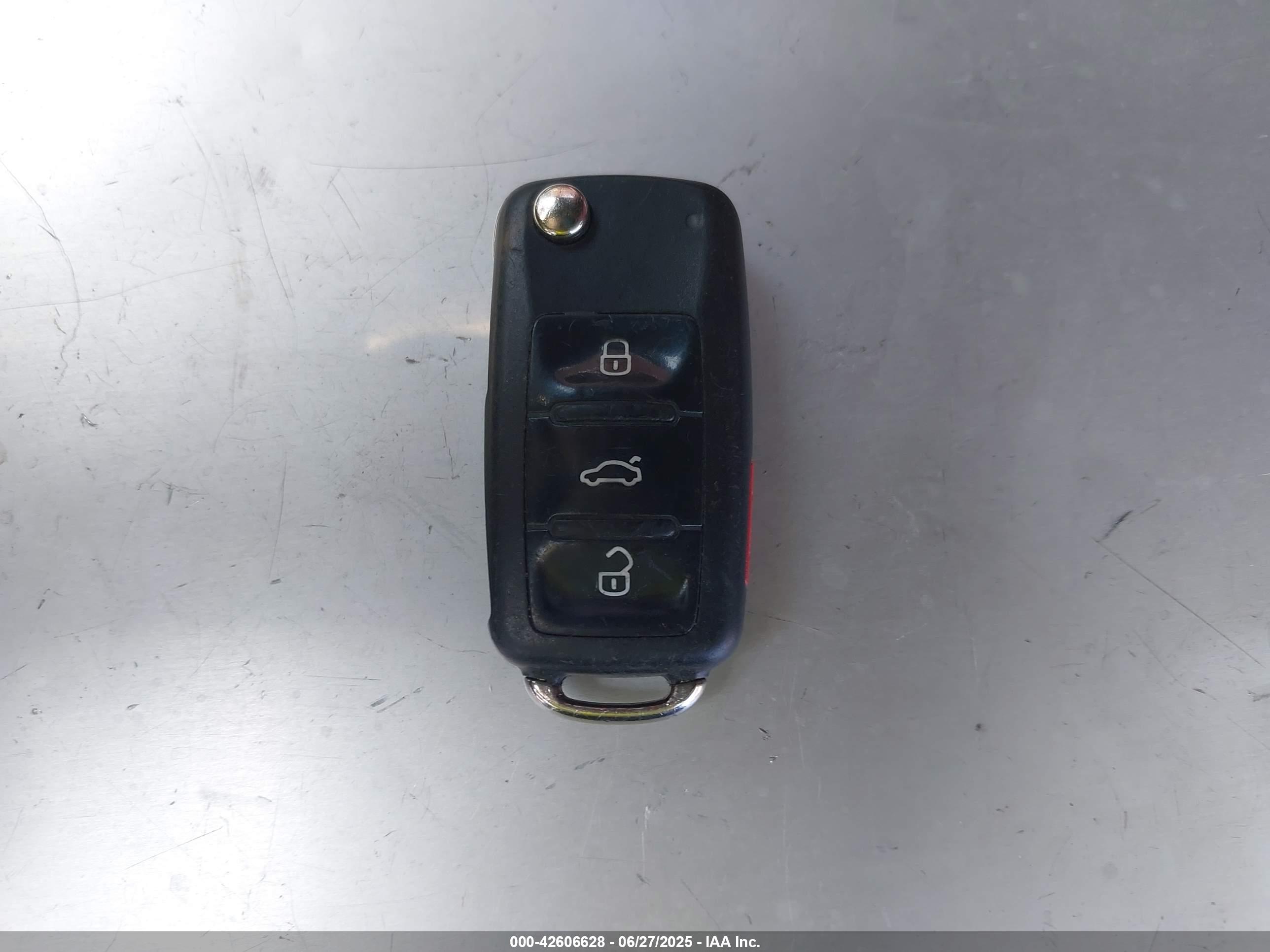 VOLKSWAGEN EOS image 11