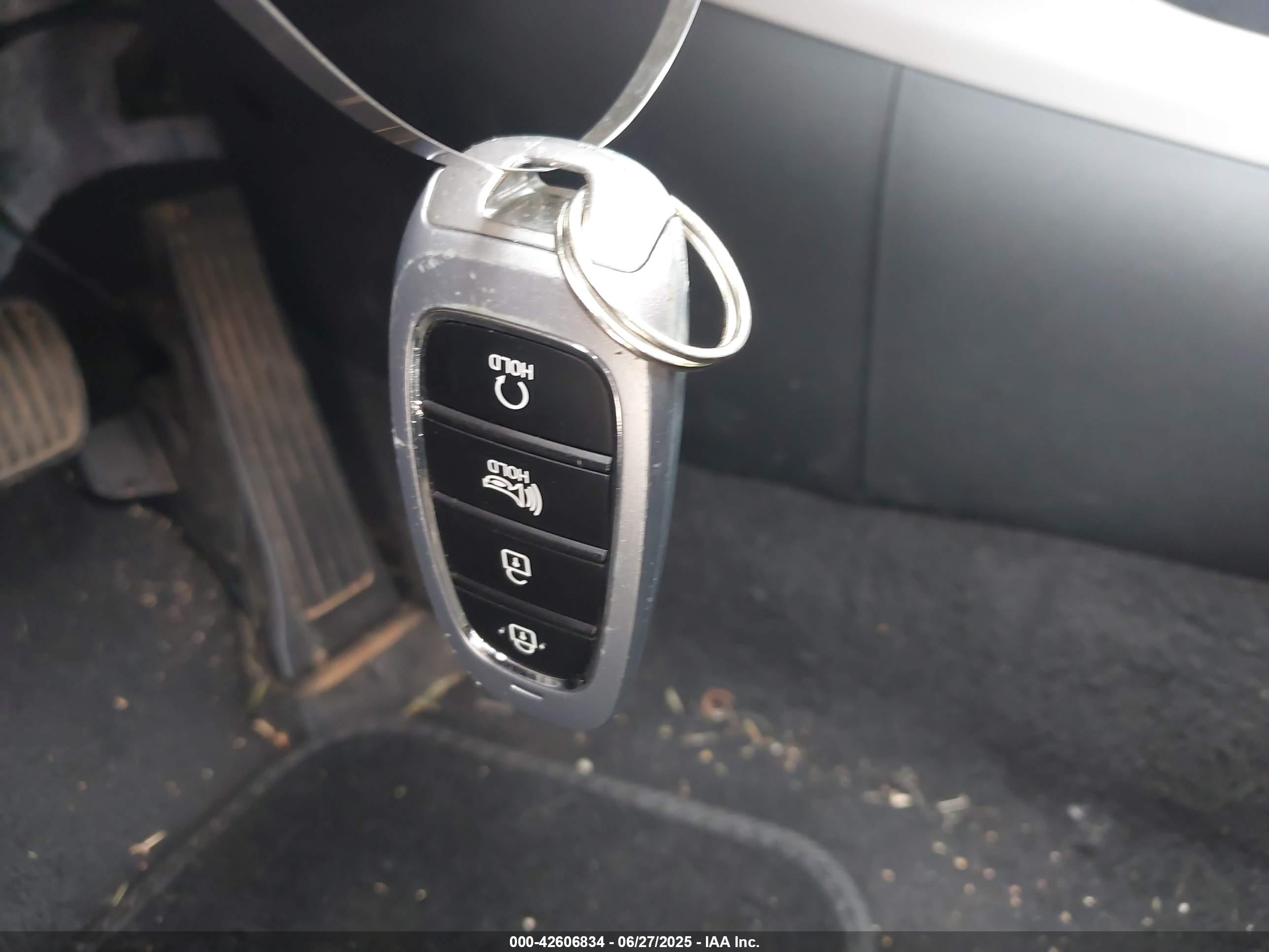 HYUNDAI TUCSON image 11
