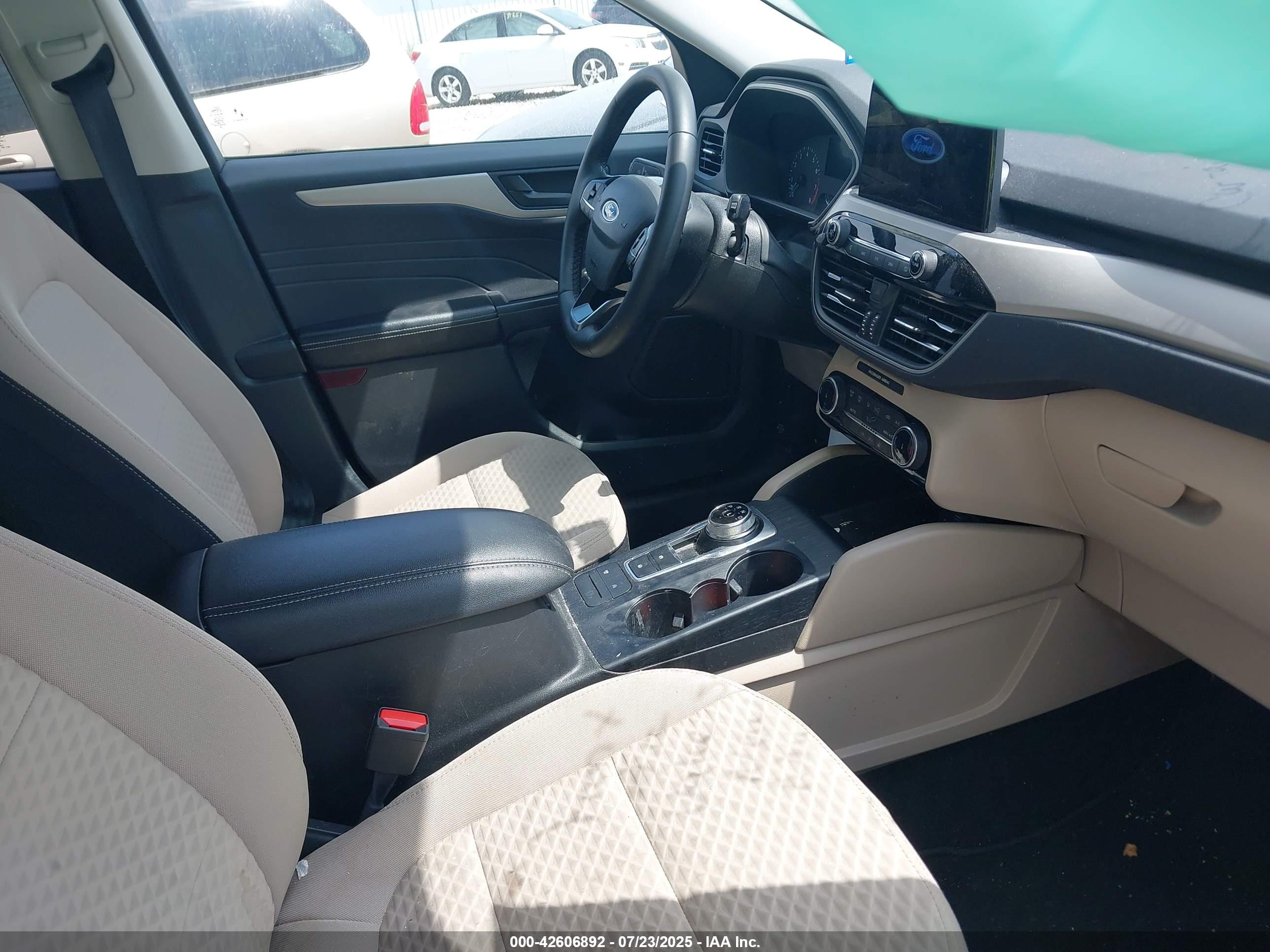 FORD ESCAPE image 5