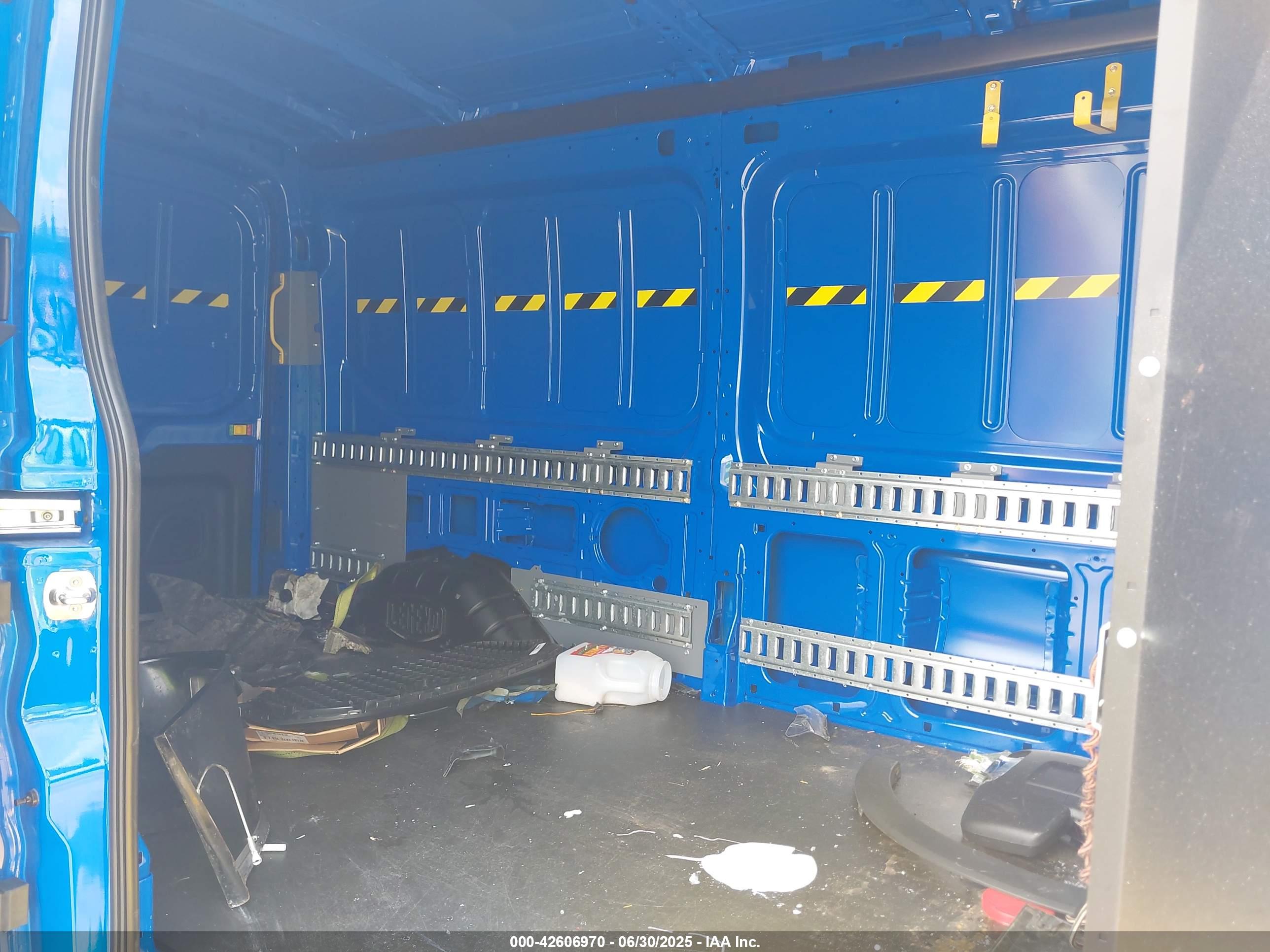 FORD TRANSIT-250 image 8