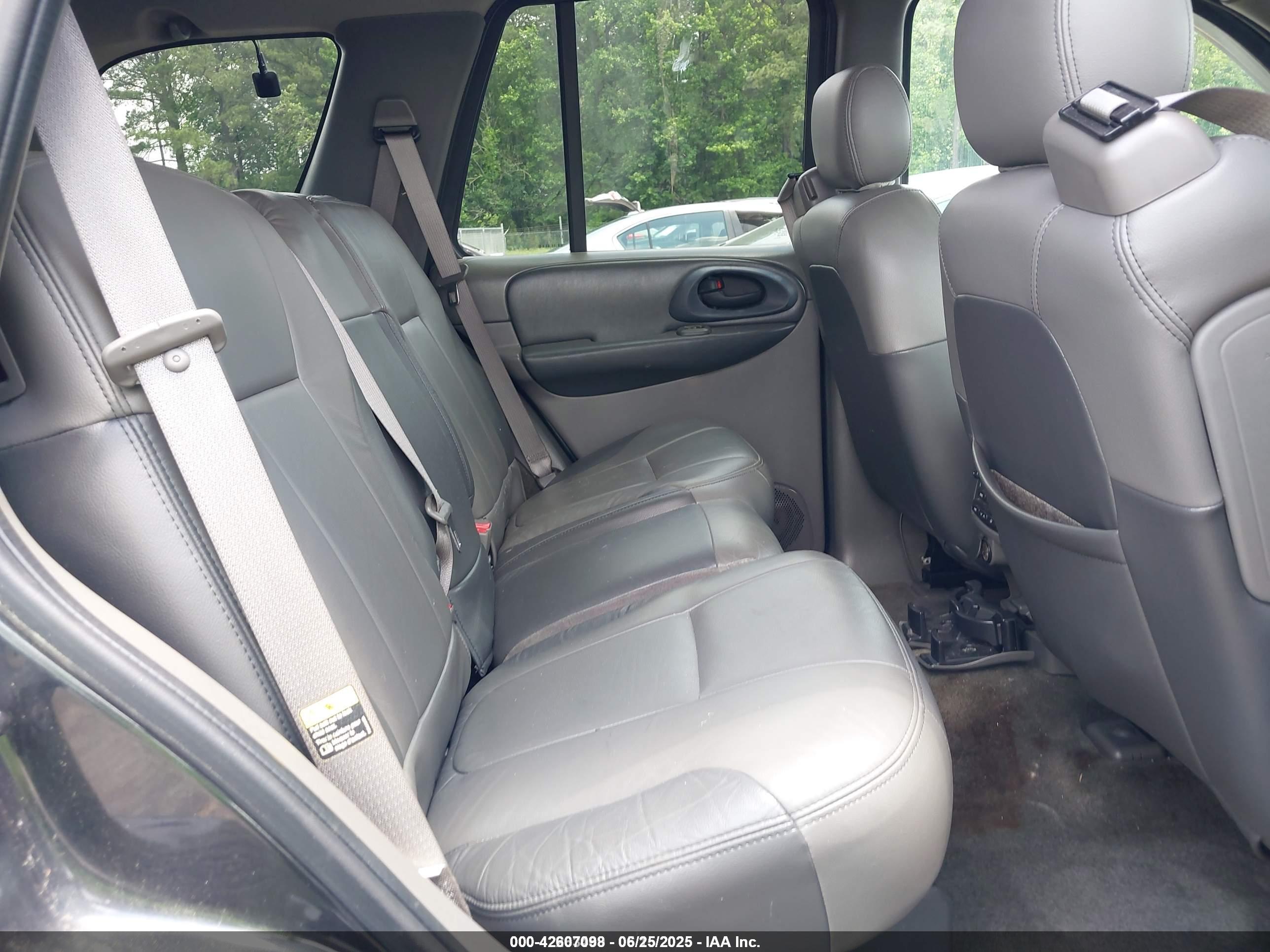 CHEVROLET TRAILBLAZER image 8