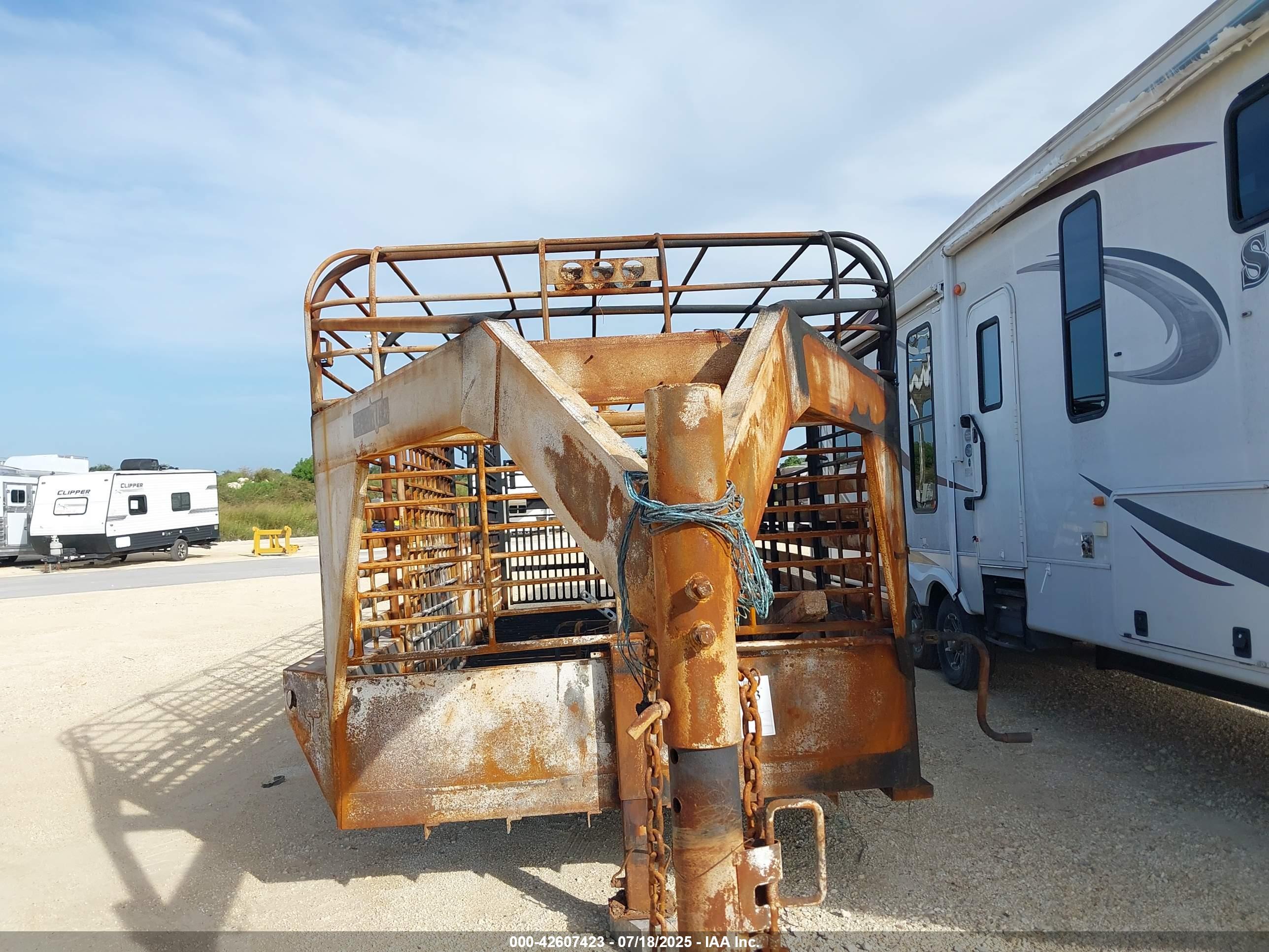 GOOSENECK TRAILERS image 10