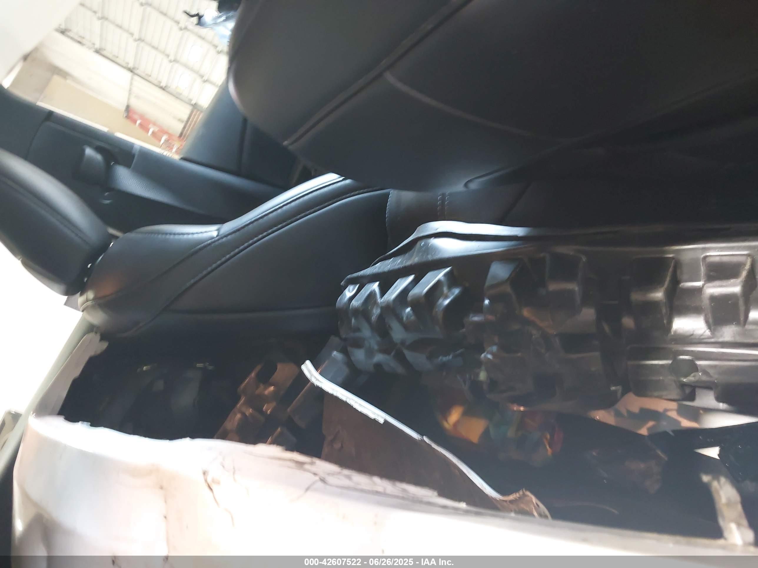 JEEP CHEROKEE image 8