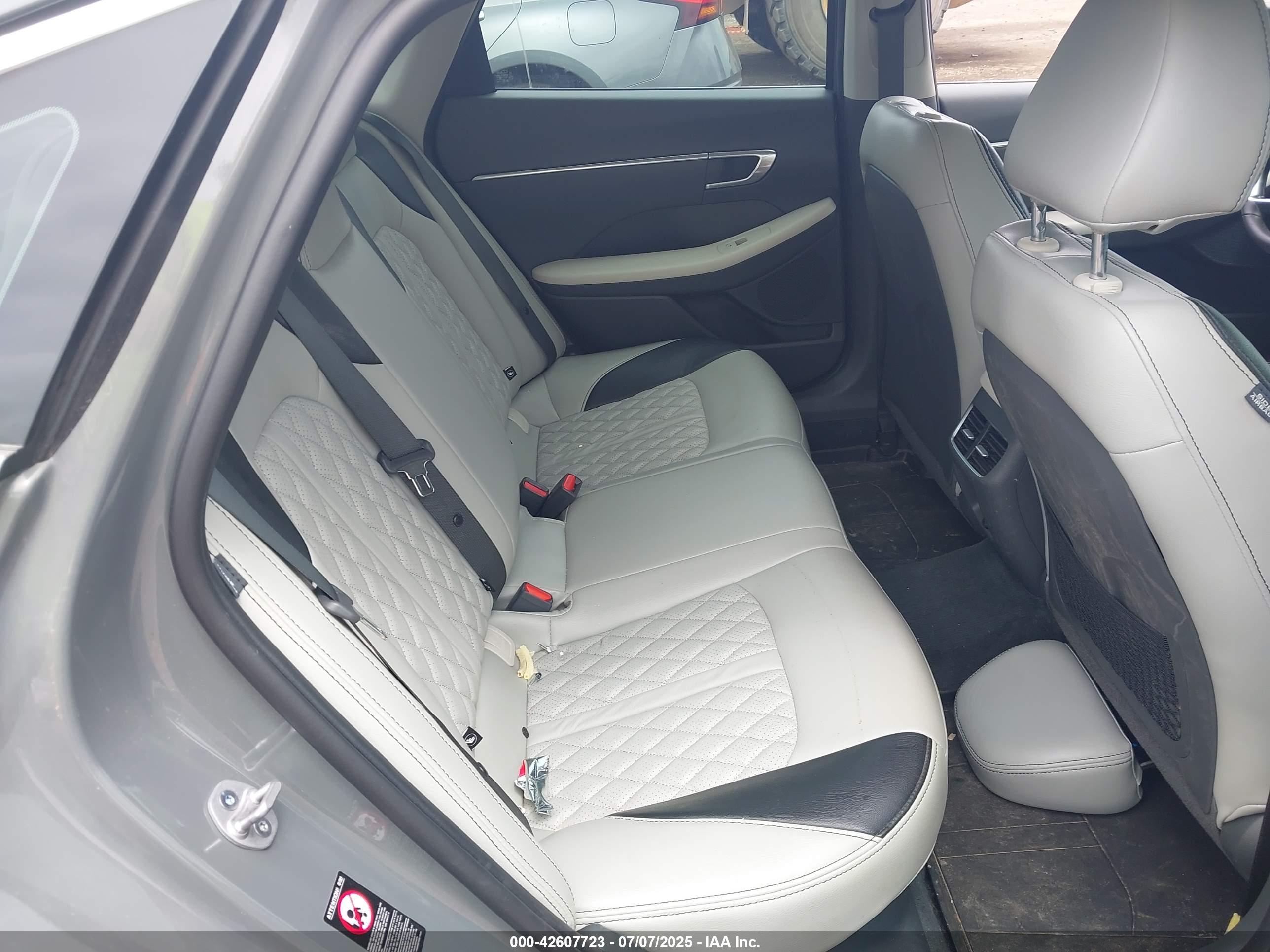 HYUNDAI SONATA image 8