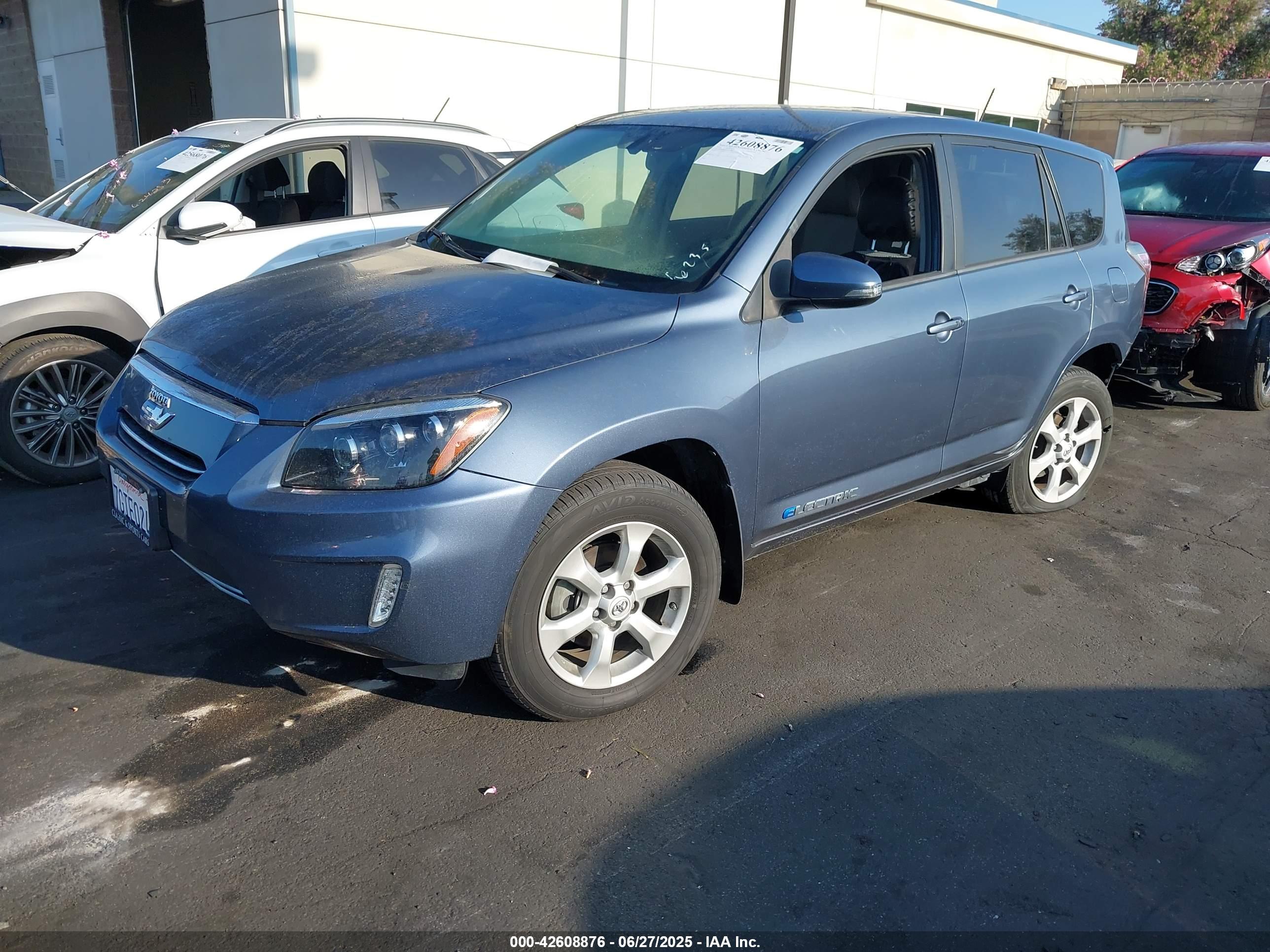 TOYOTA RAV4 image 2