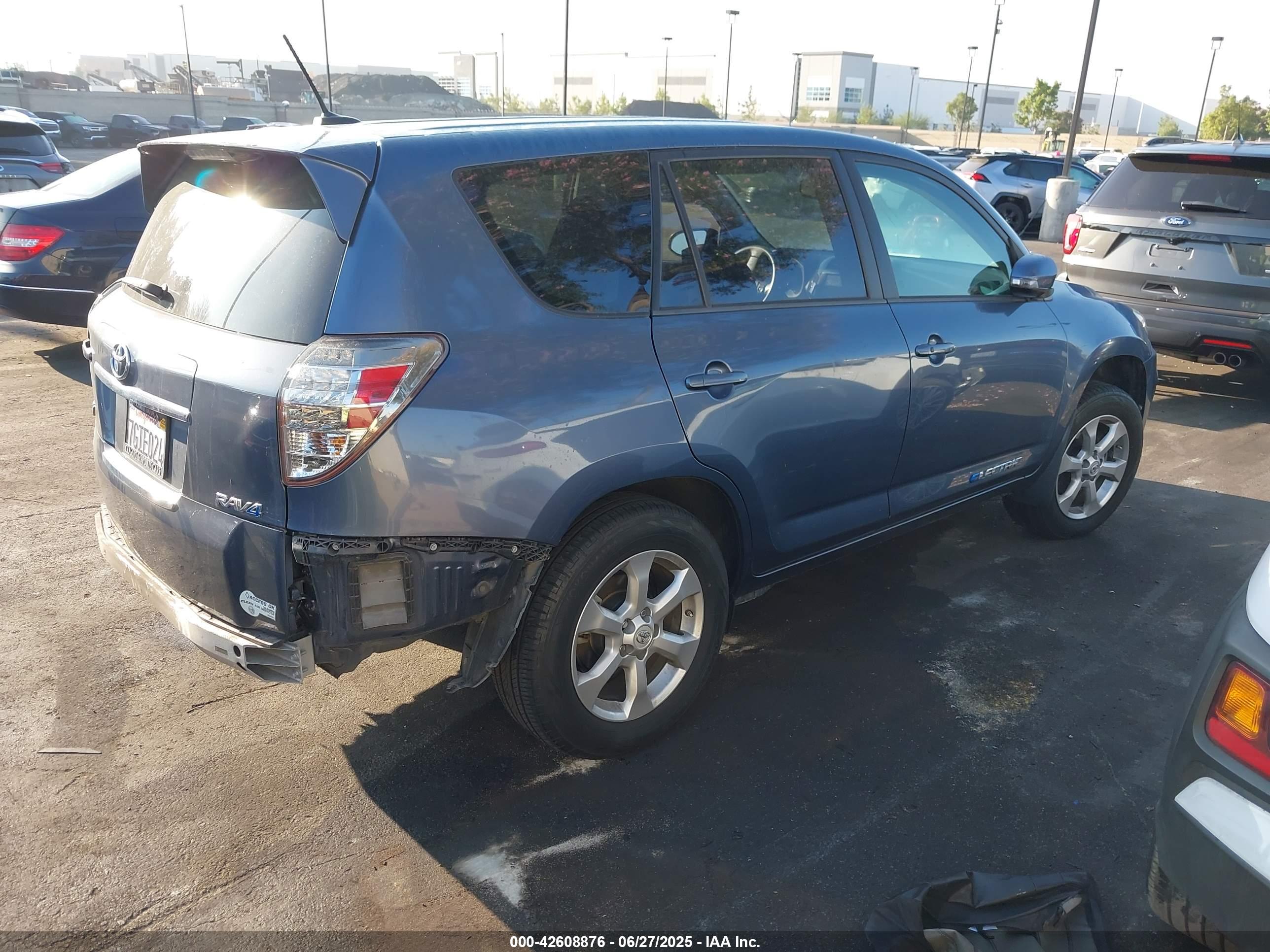 TOYOTA RAV4 image 4