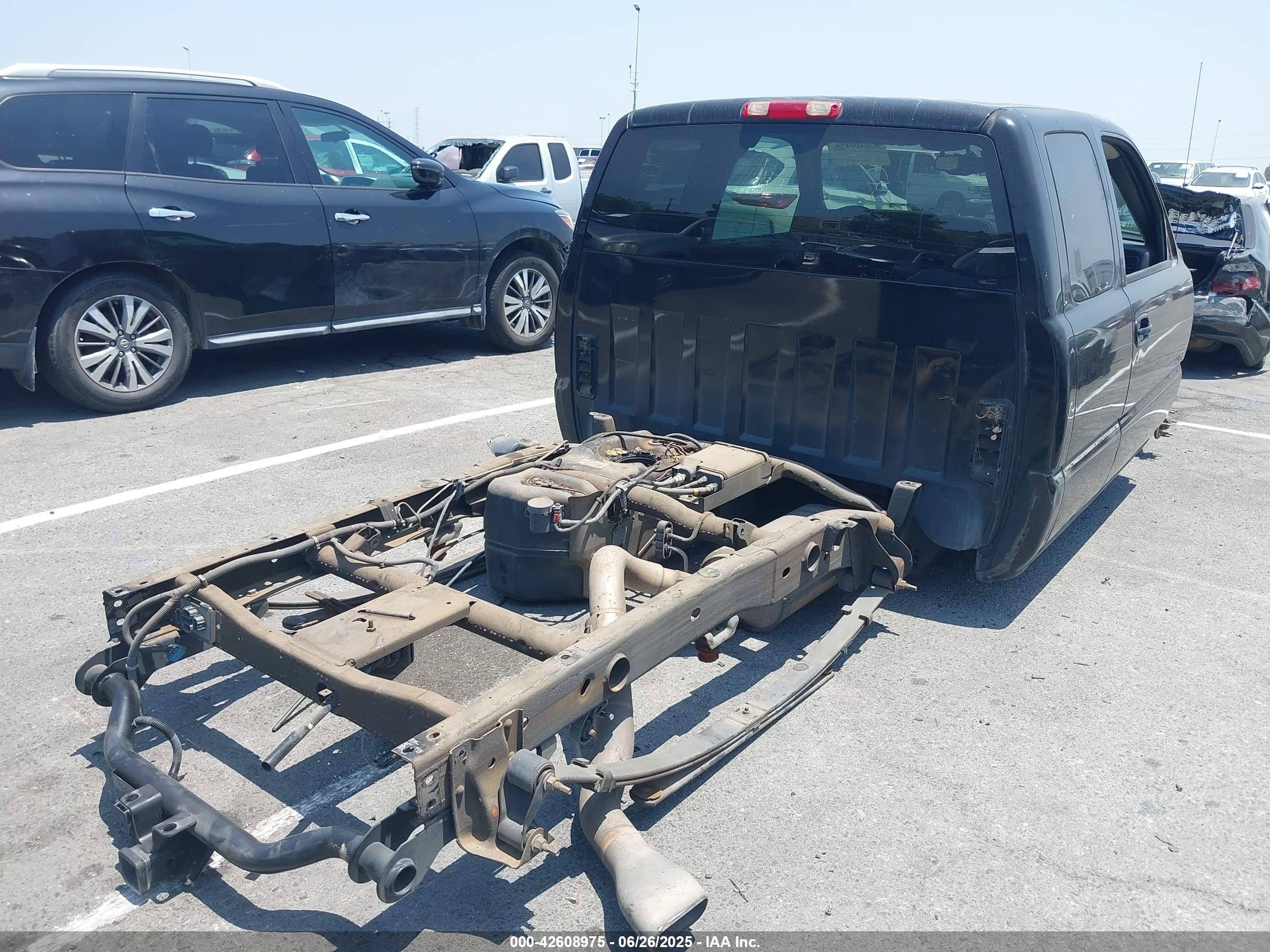 CHEVROLET SILVERADO image 4