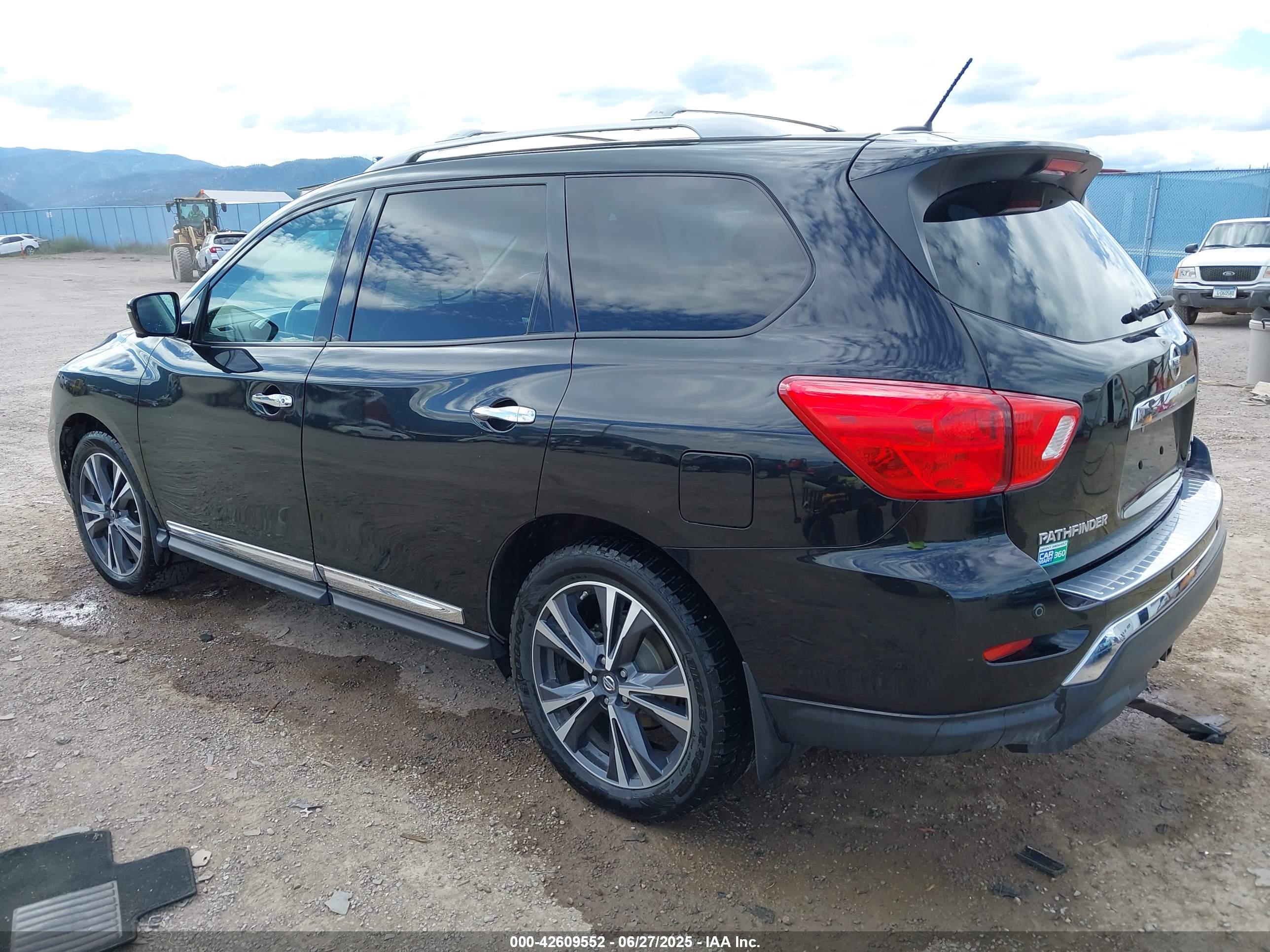 NISSAN PATHFINDER image 3