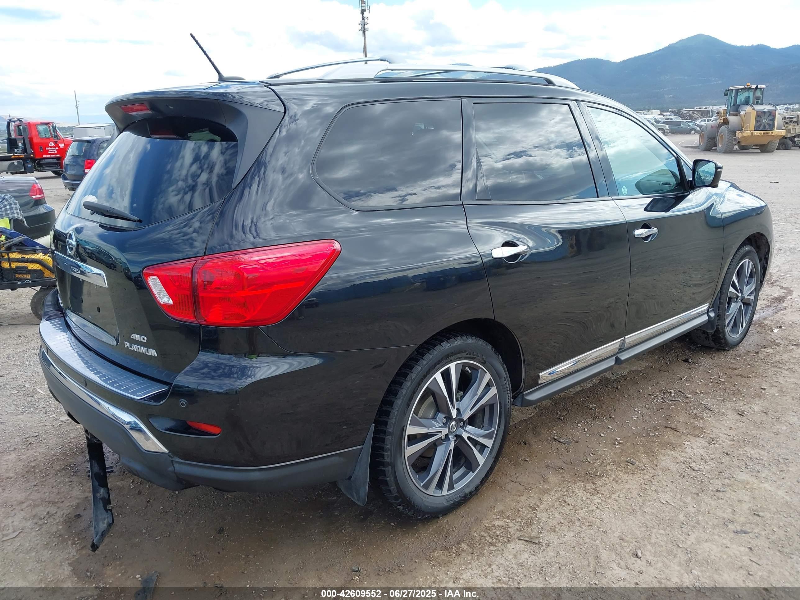 NISSAN PATHFINDER image 4