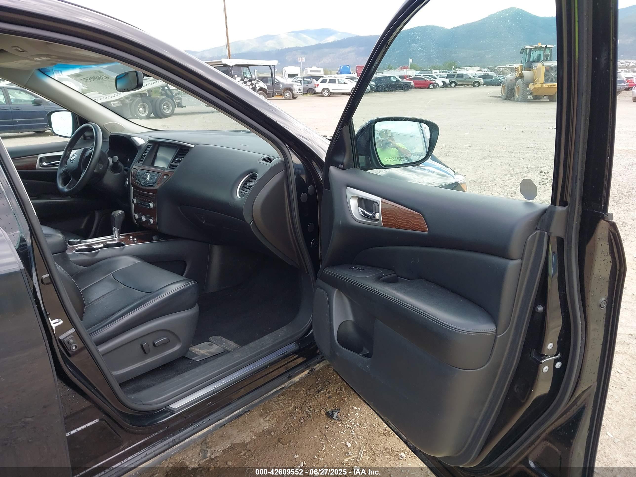 NISSAN PATHFINDER image 5