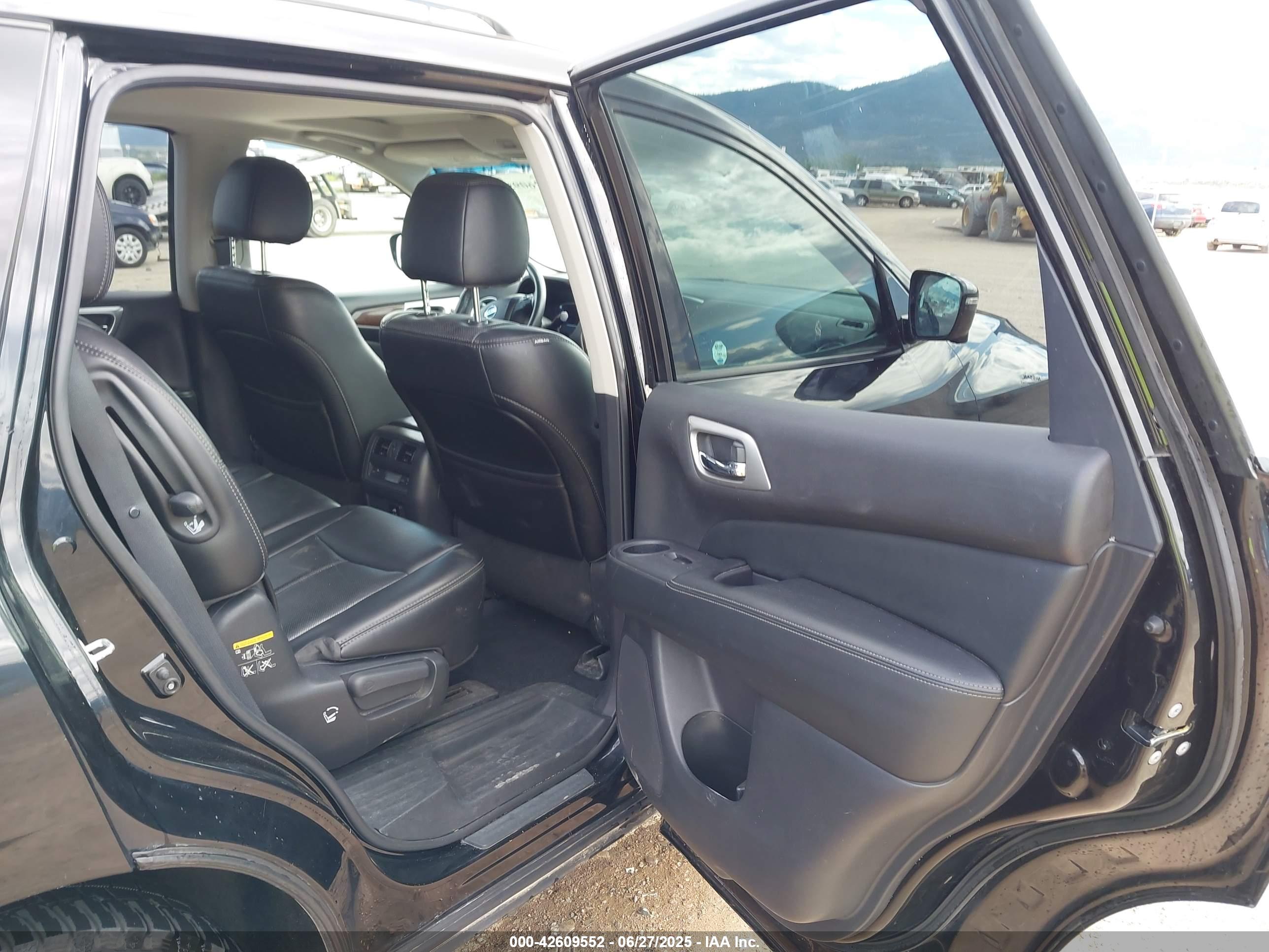 NISSAN PATHFINDER image 8