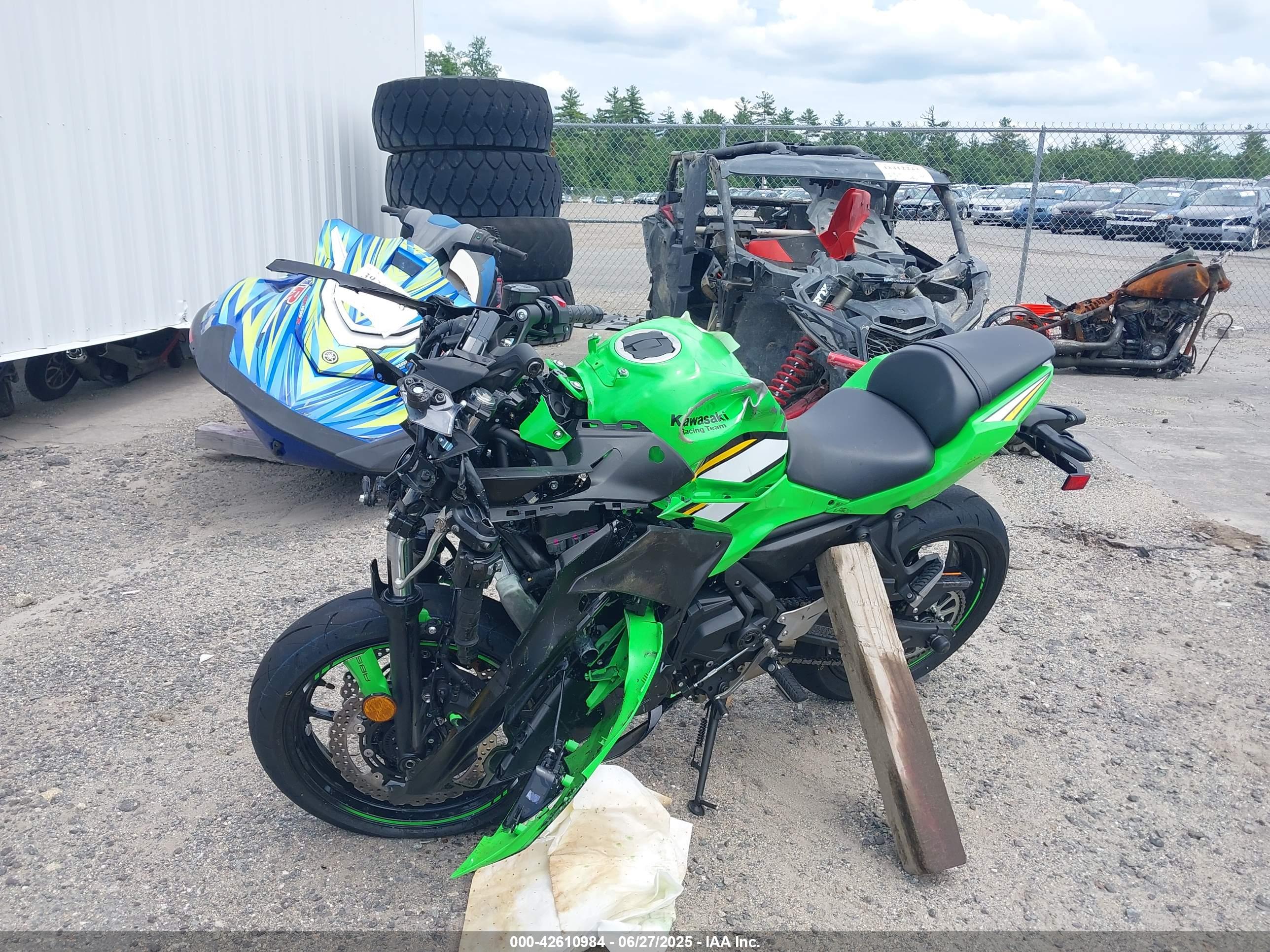 KAWASAKI EX650 image 2