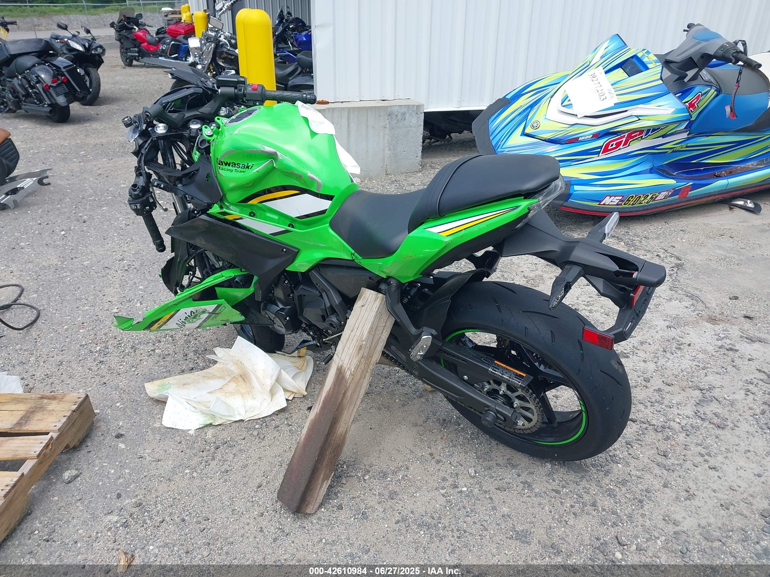 KAWASAKI EX650 image 3
