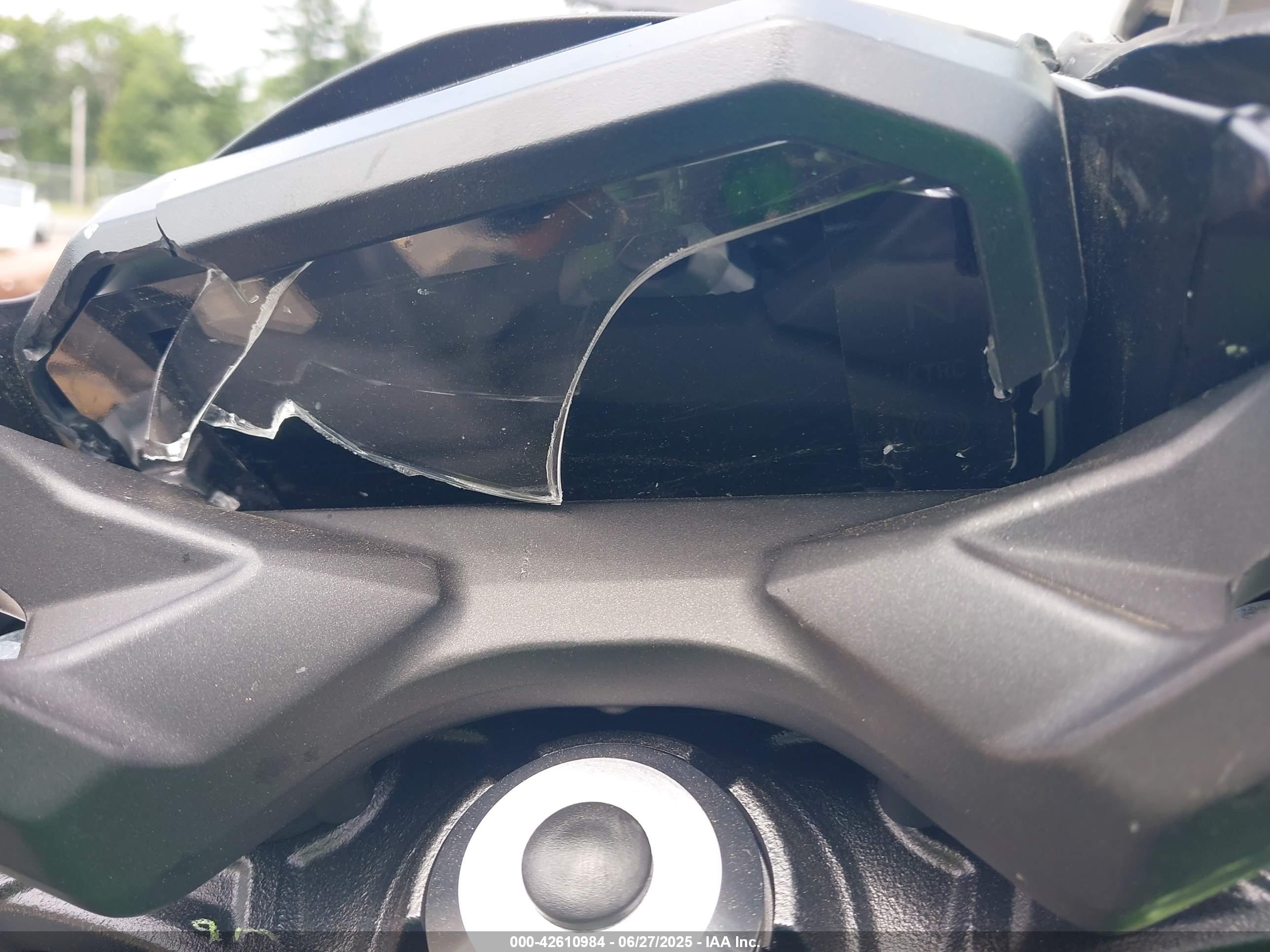 KAWASAKI EX650 image 7