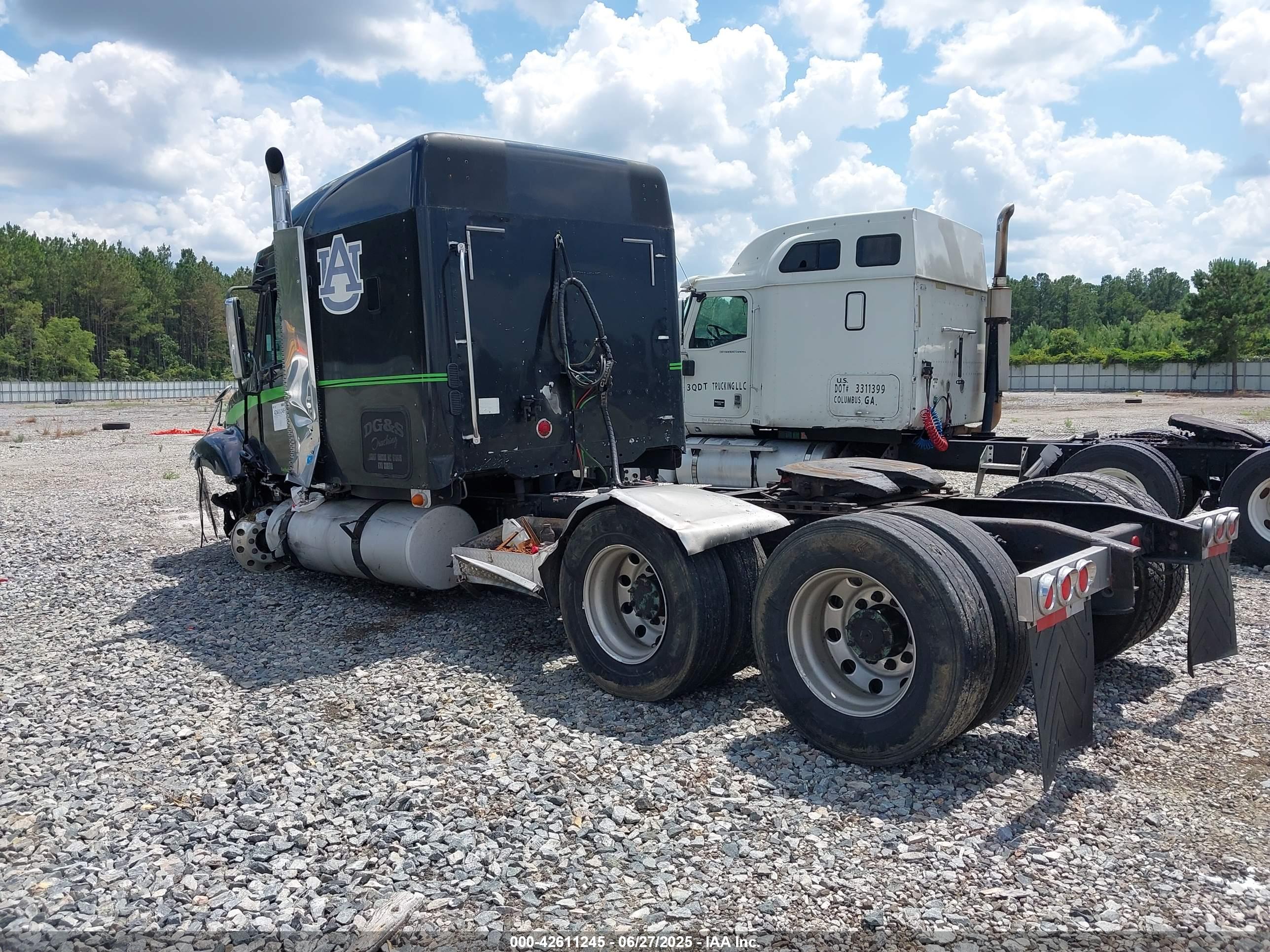 FREIGHTLINER CONVENTIONAL image 3