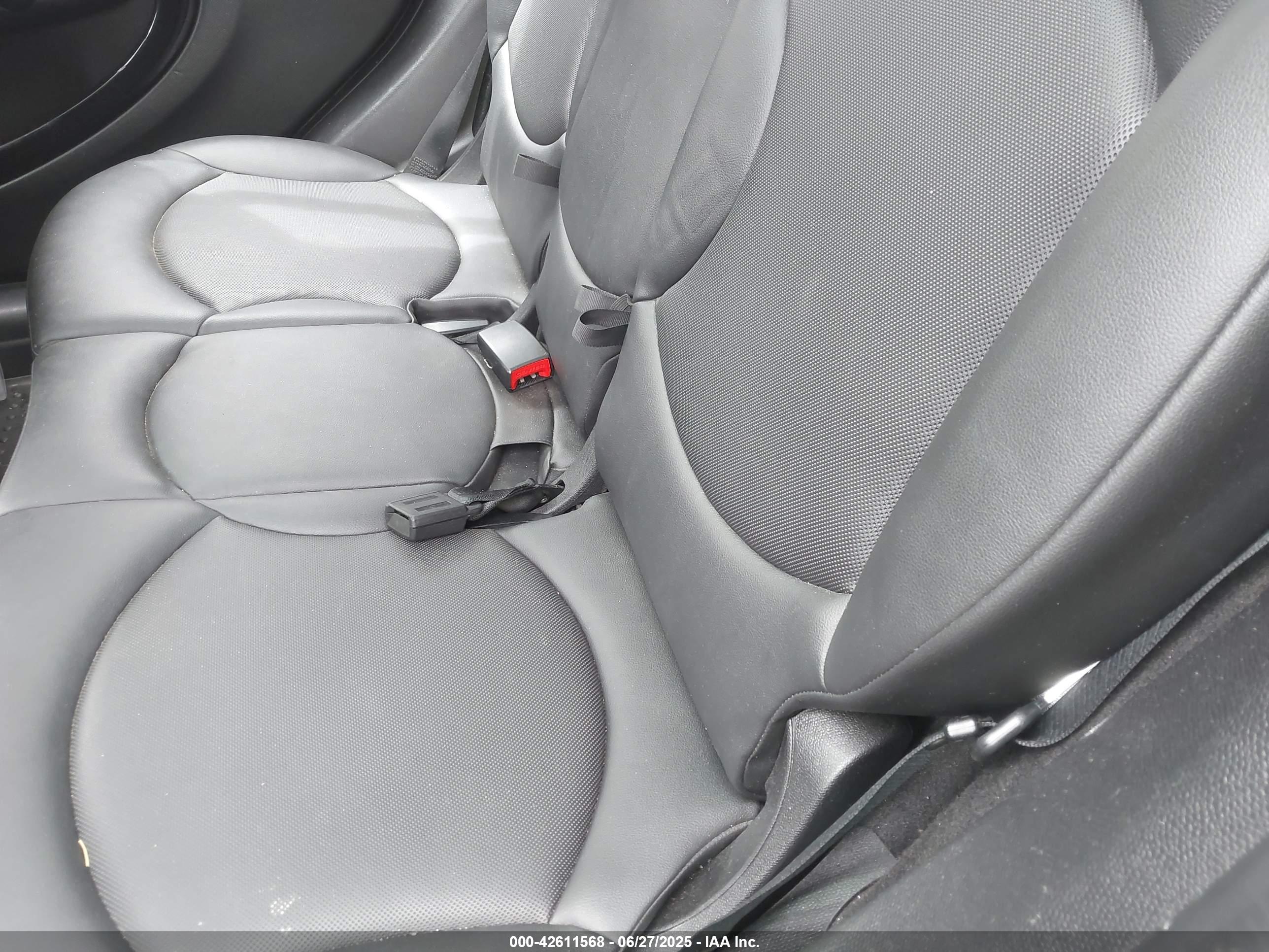 MINI COUNTRYMAN image 8