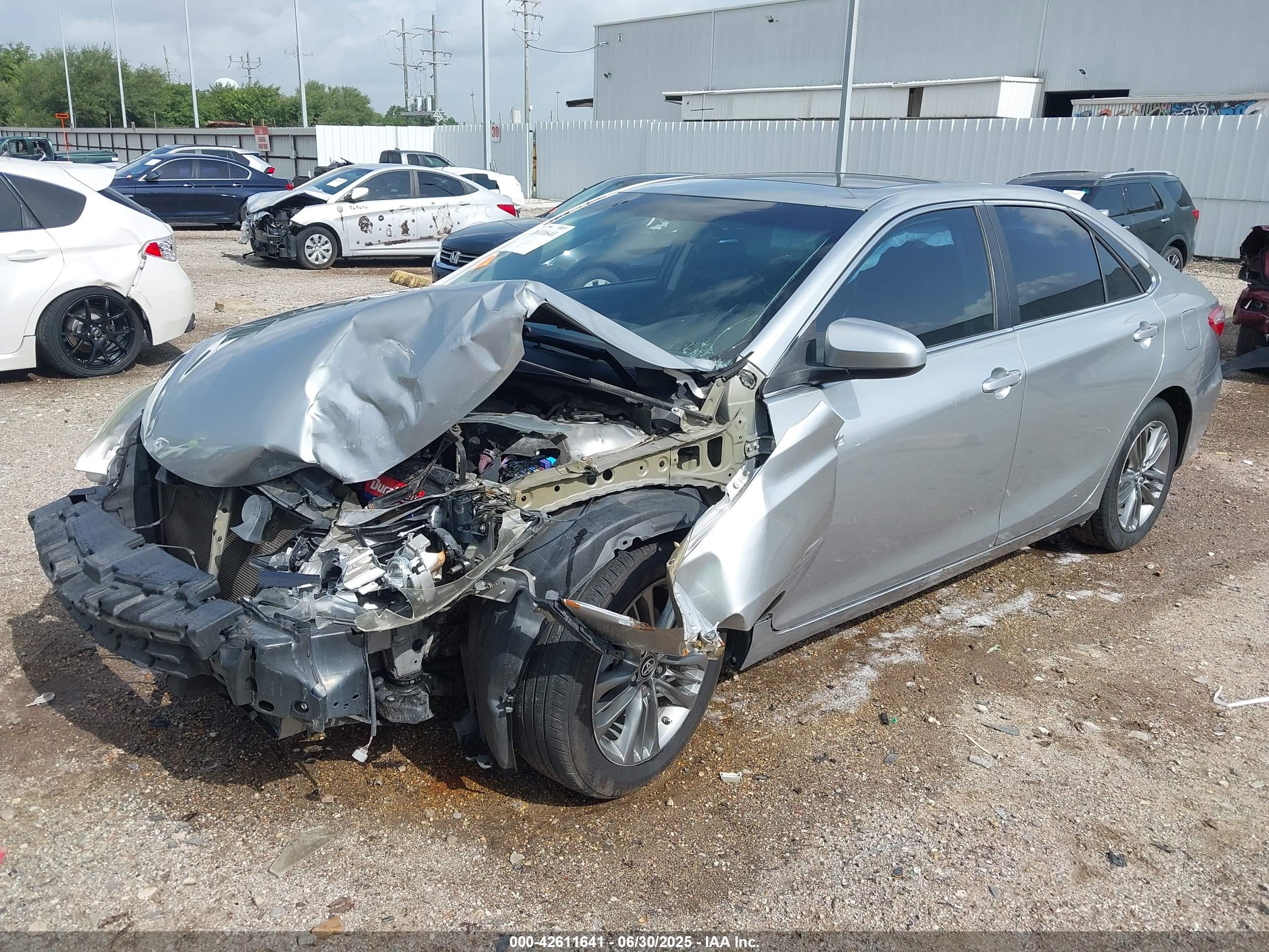 TOYOTA CAMRY image 2