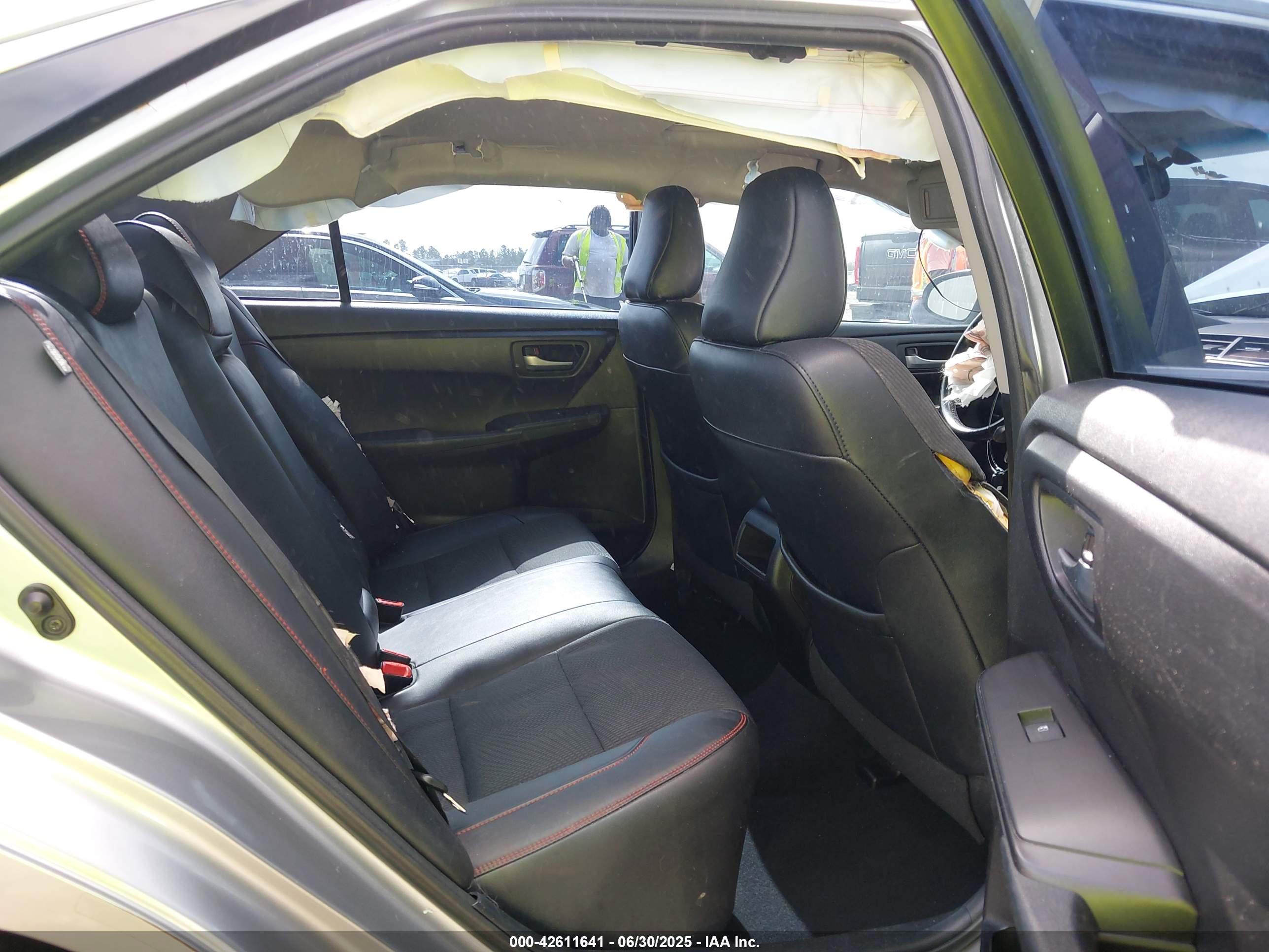 TOYOTA CAMRY image 8
