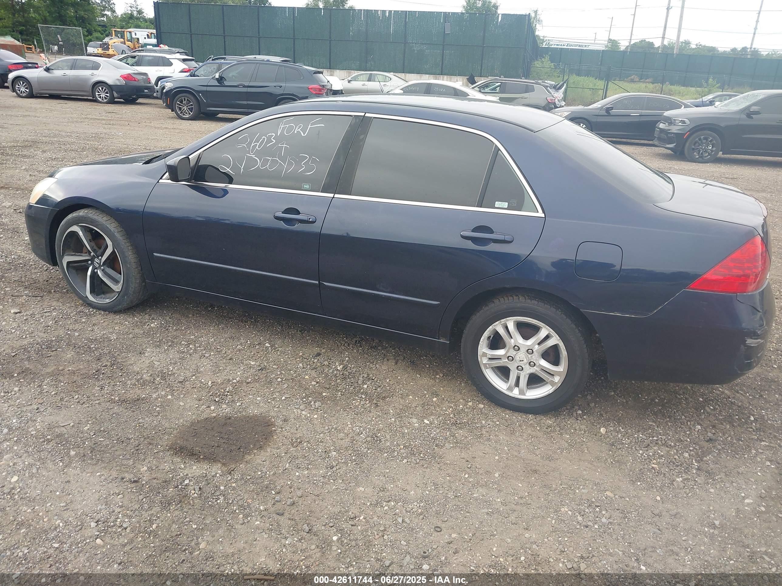 HONDA ACCORD image 3