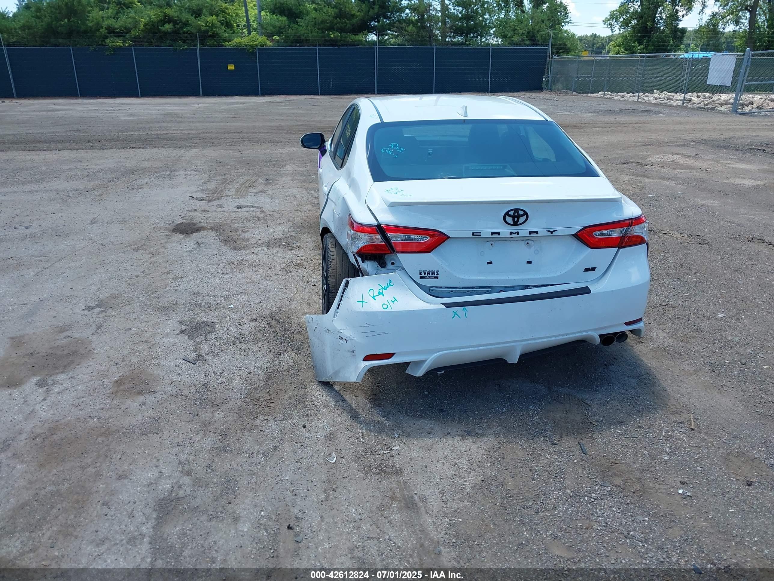 TOYOTA CAMRY image 3