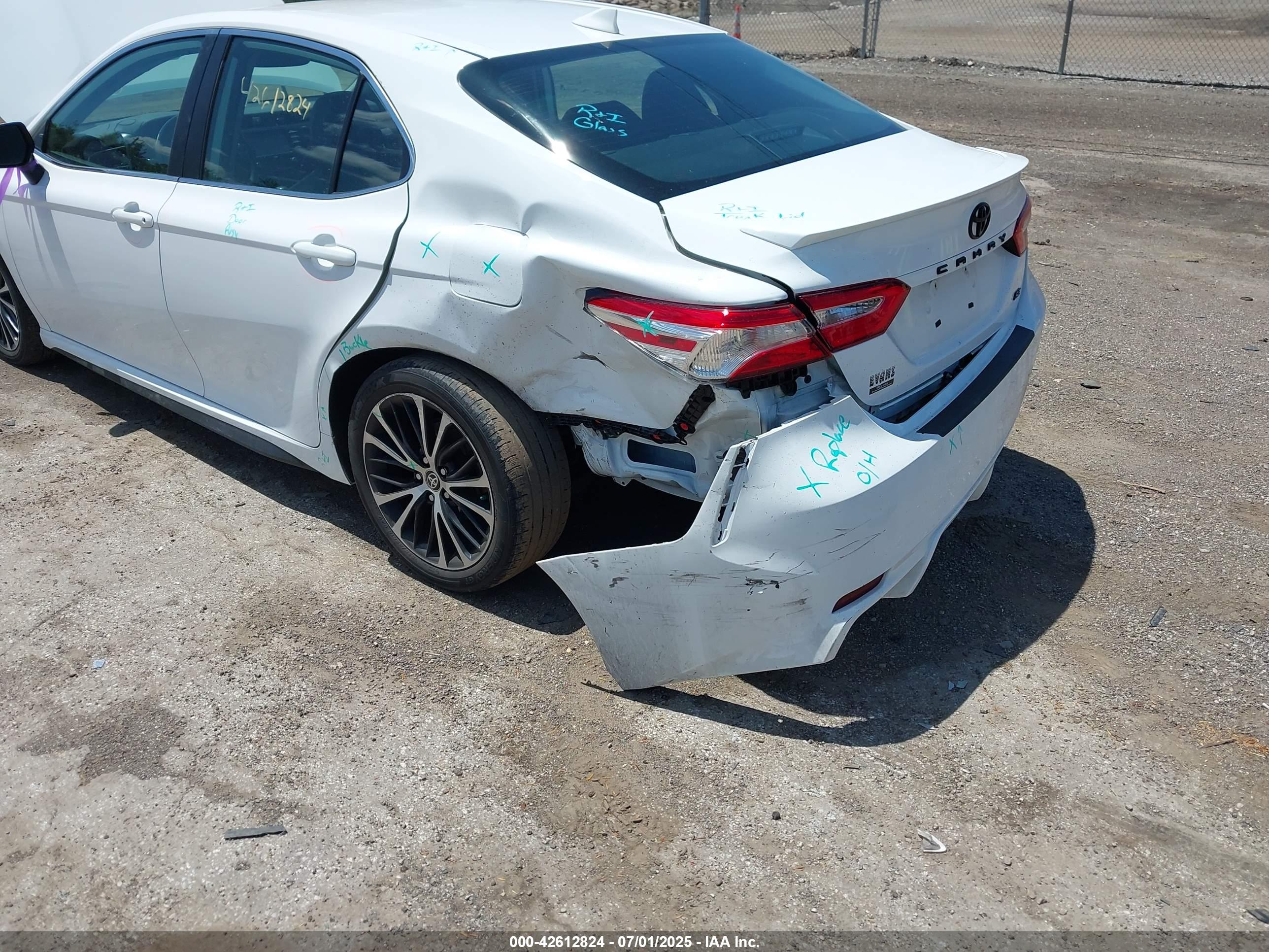 TOYOTA CAMRY image 6