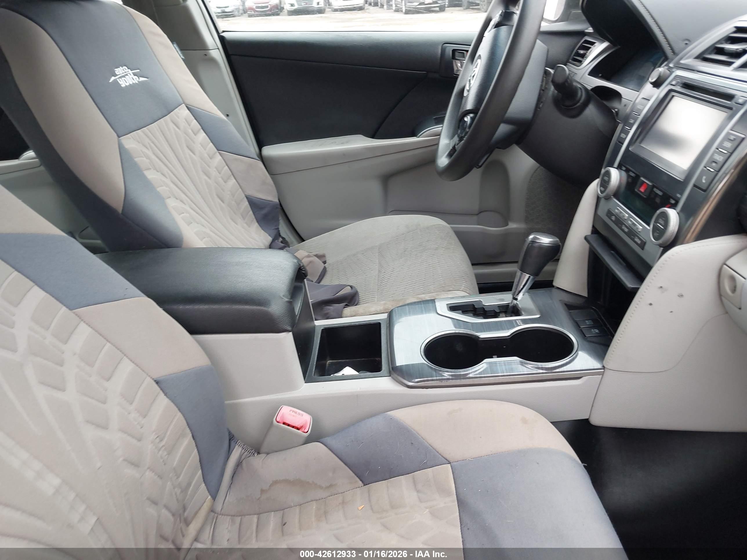 TOYOTA CAMRY image 5