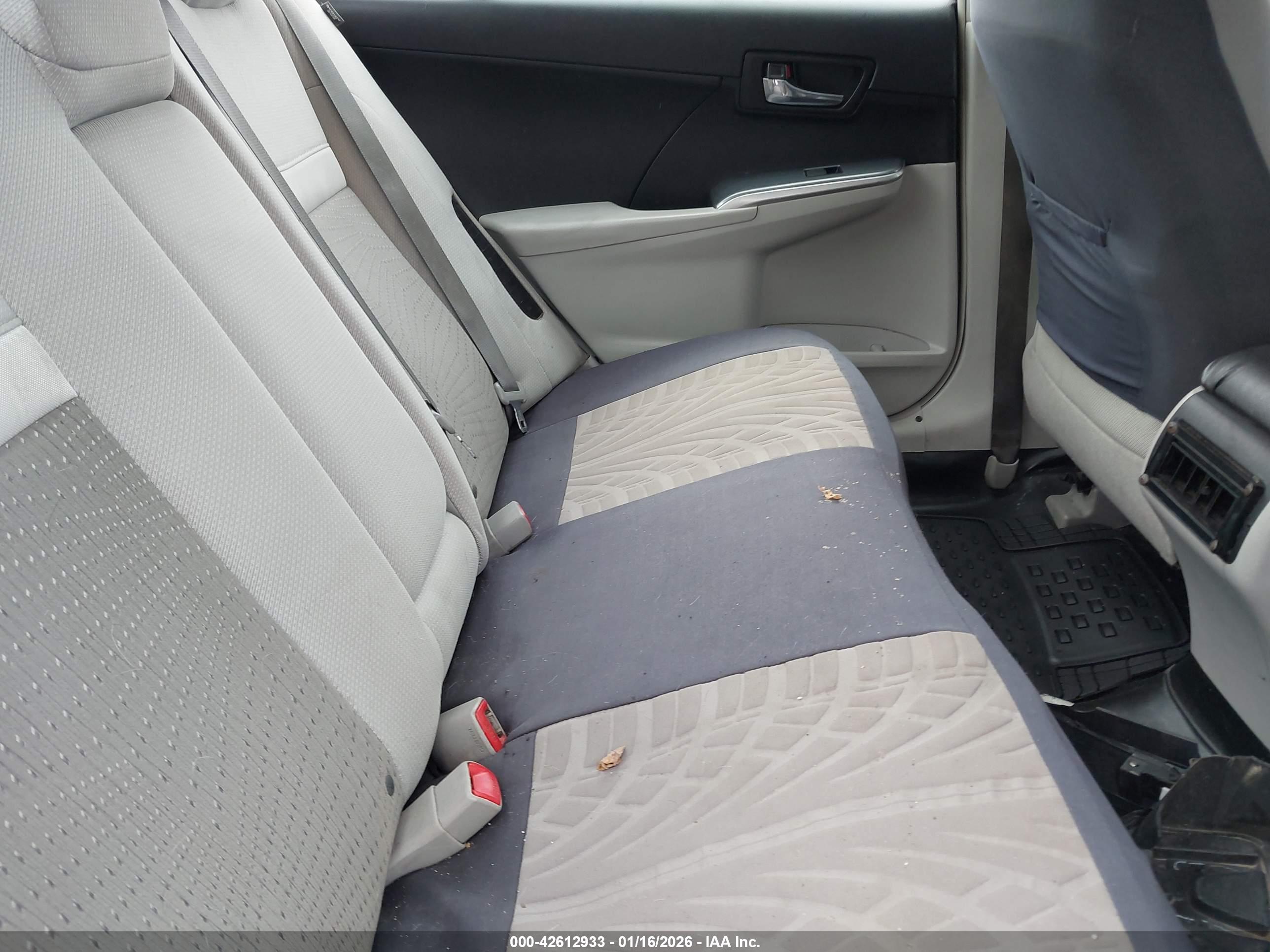 TOYOTA CAMRY image 8