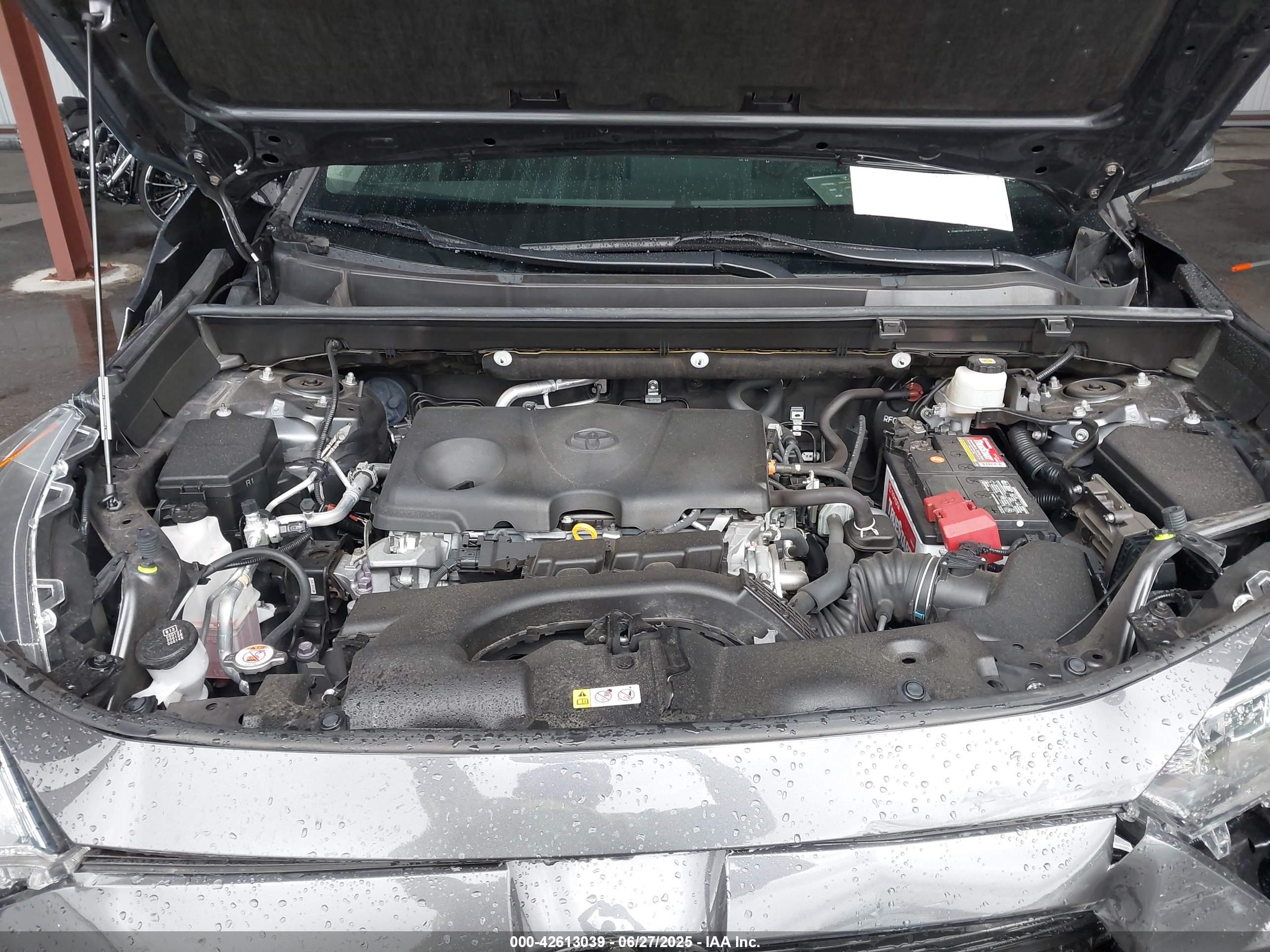TOYOTA RAV4 image 10