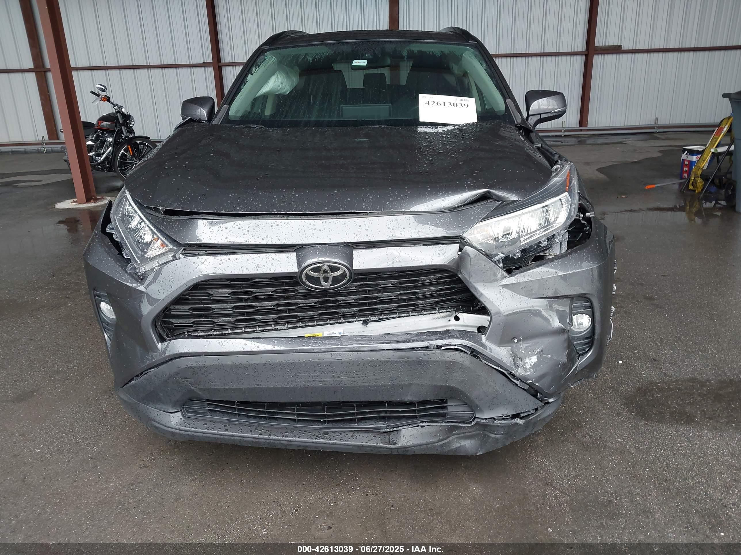 TOYOTA RAV4 image 6