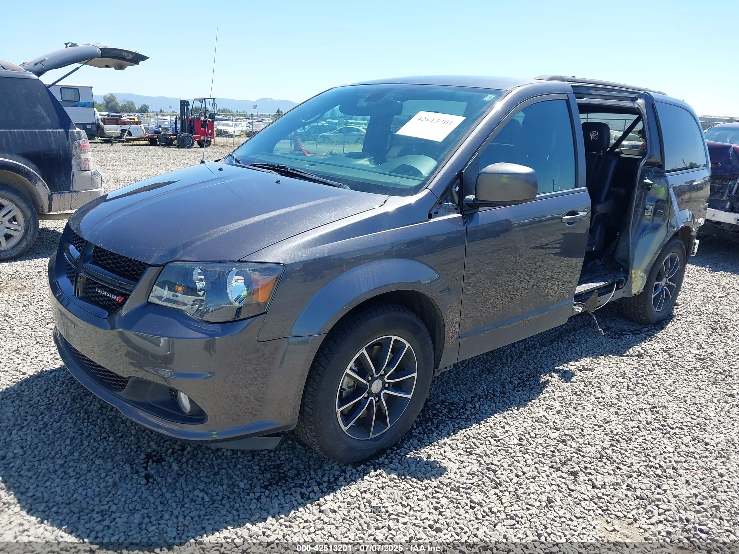 DODGE GRAND image 2