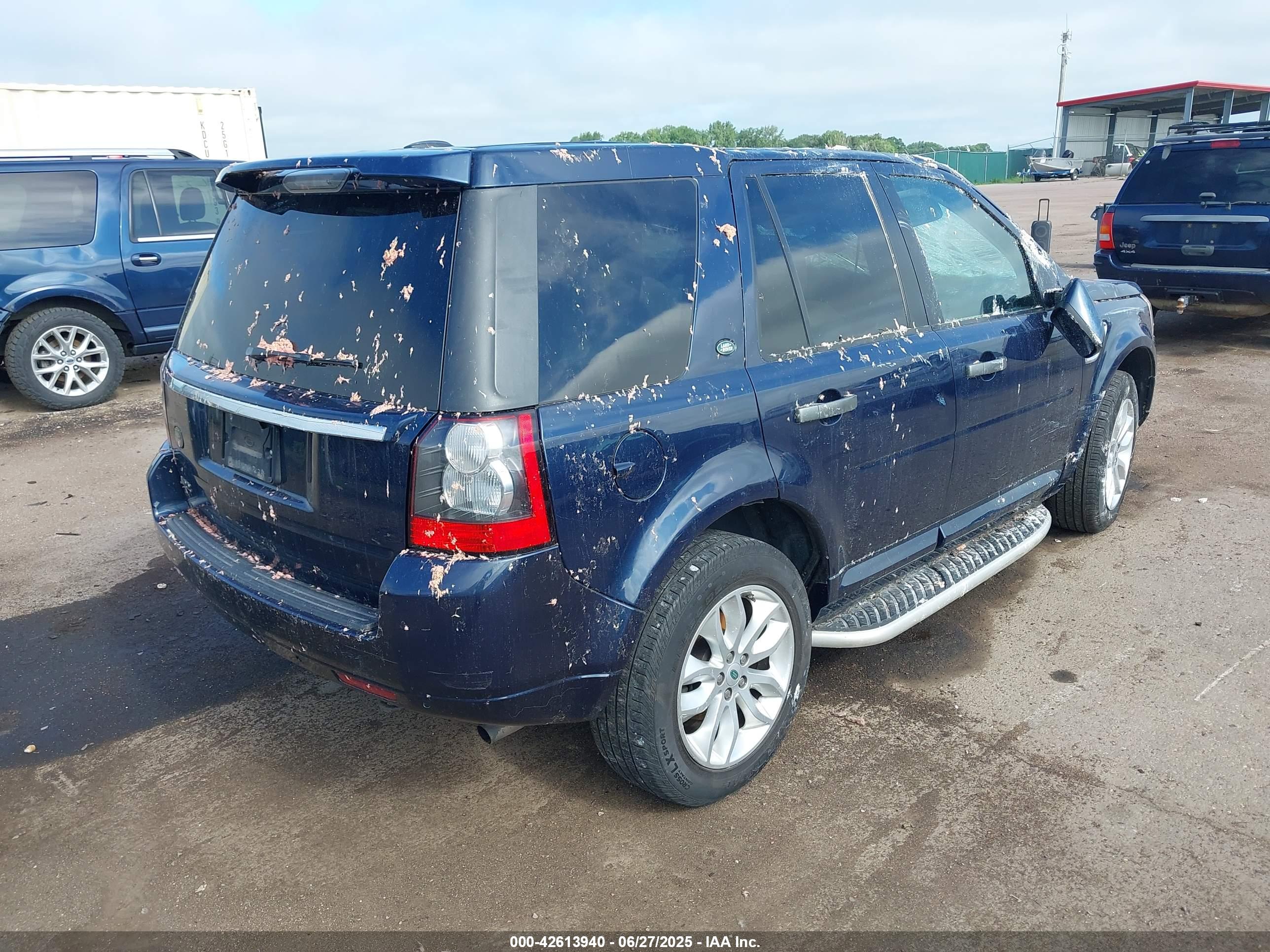 LAND ROVER image 4