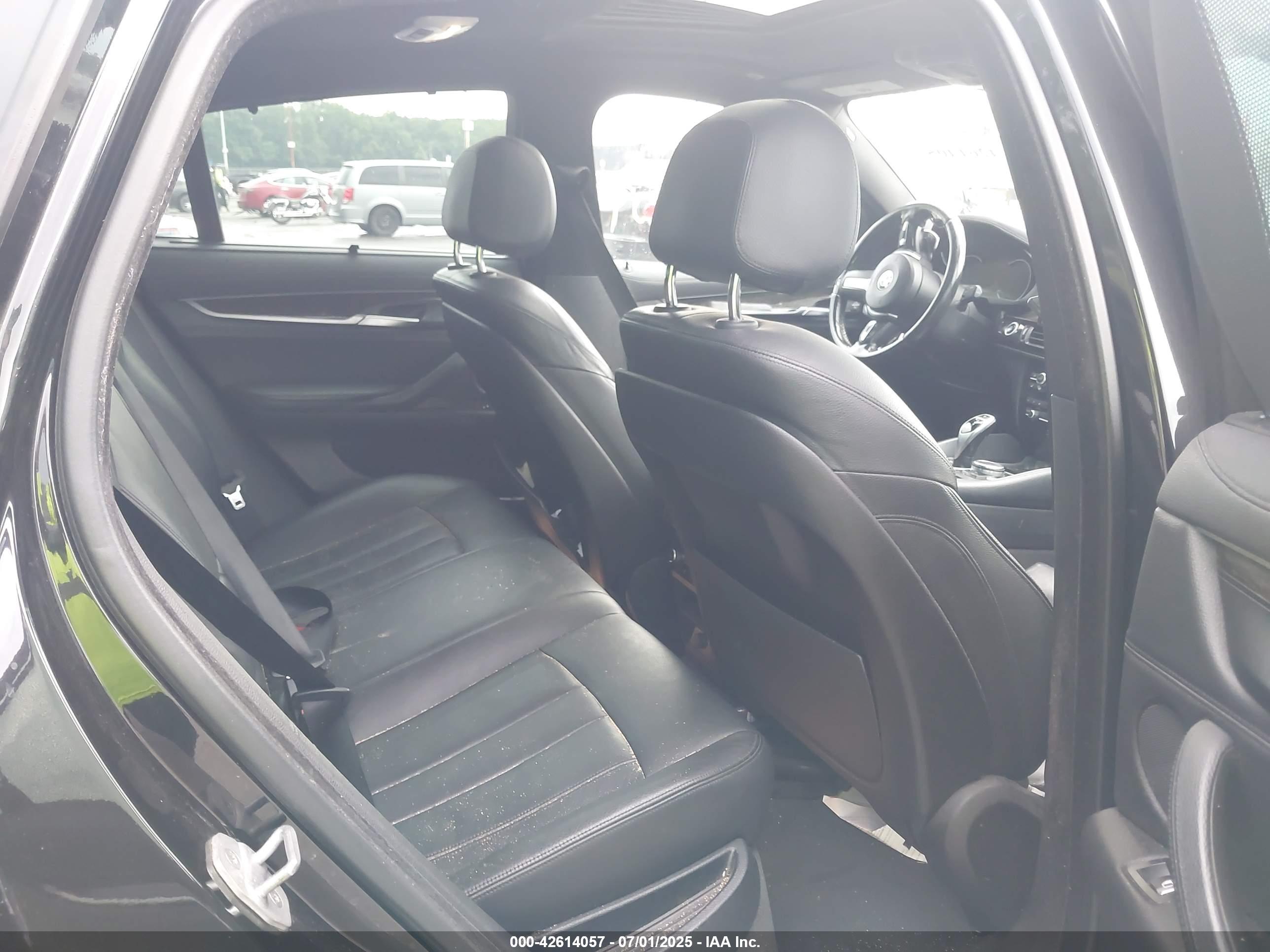 BMW X6 image 8