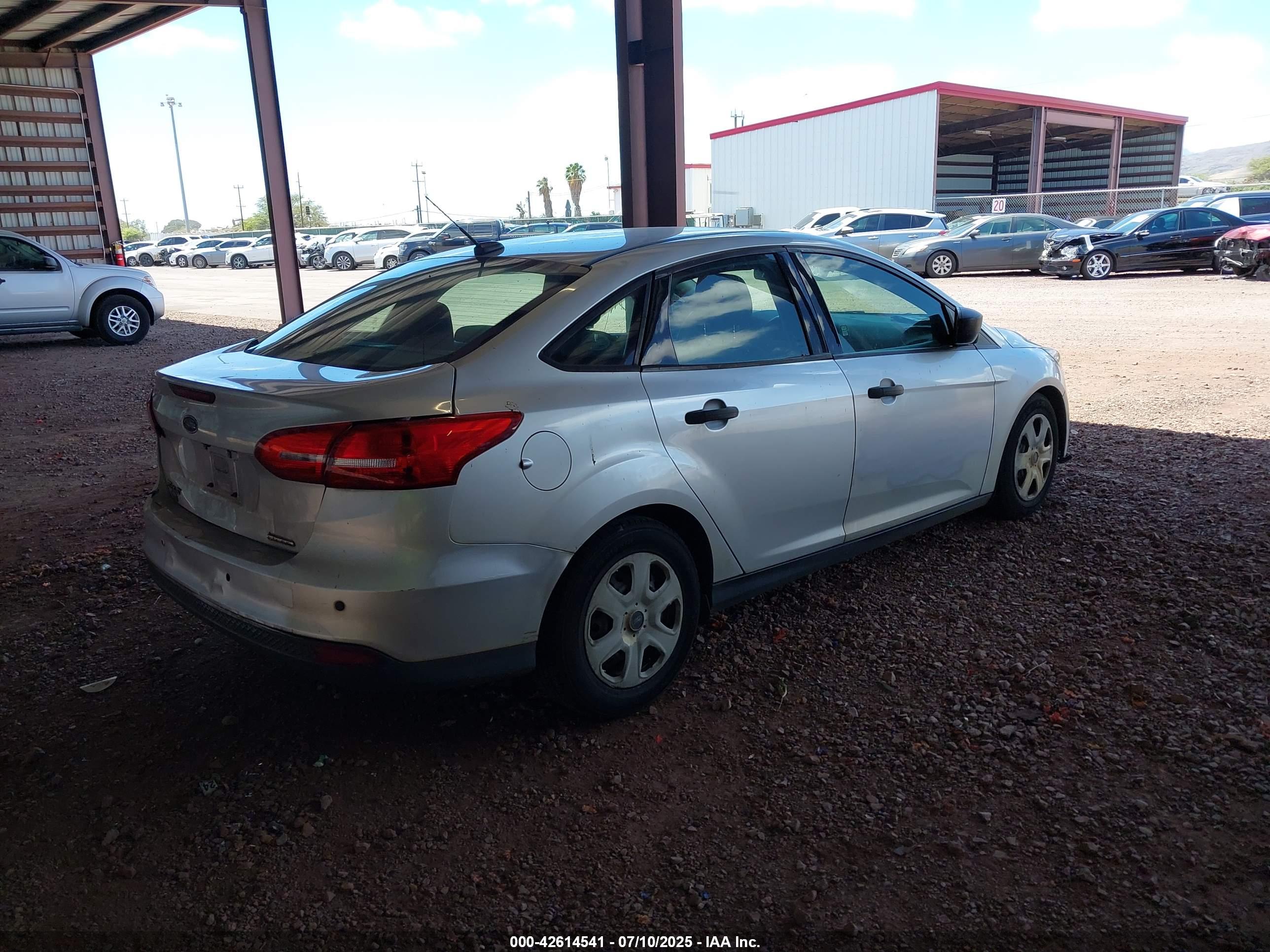FORD FOCUS image 4