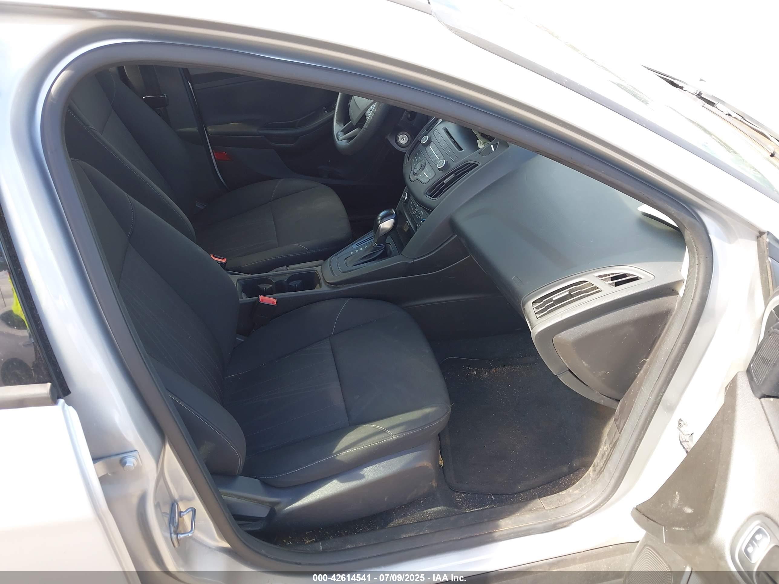 FORD FOCUS image 5