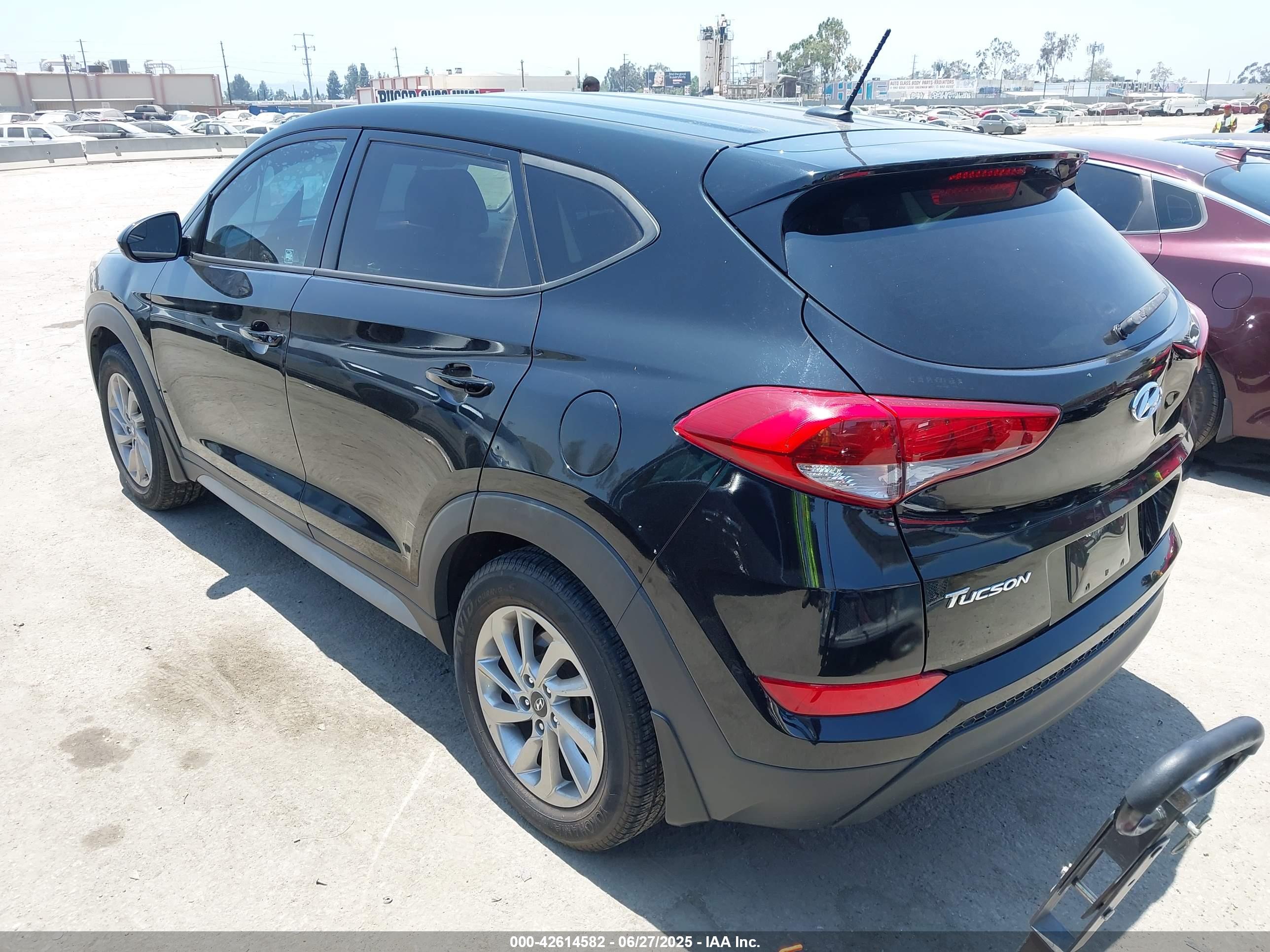 HYUNDAI TUCSON image 3