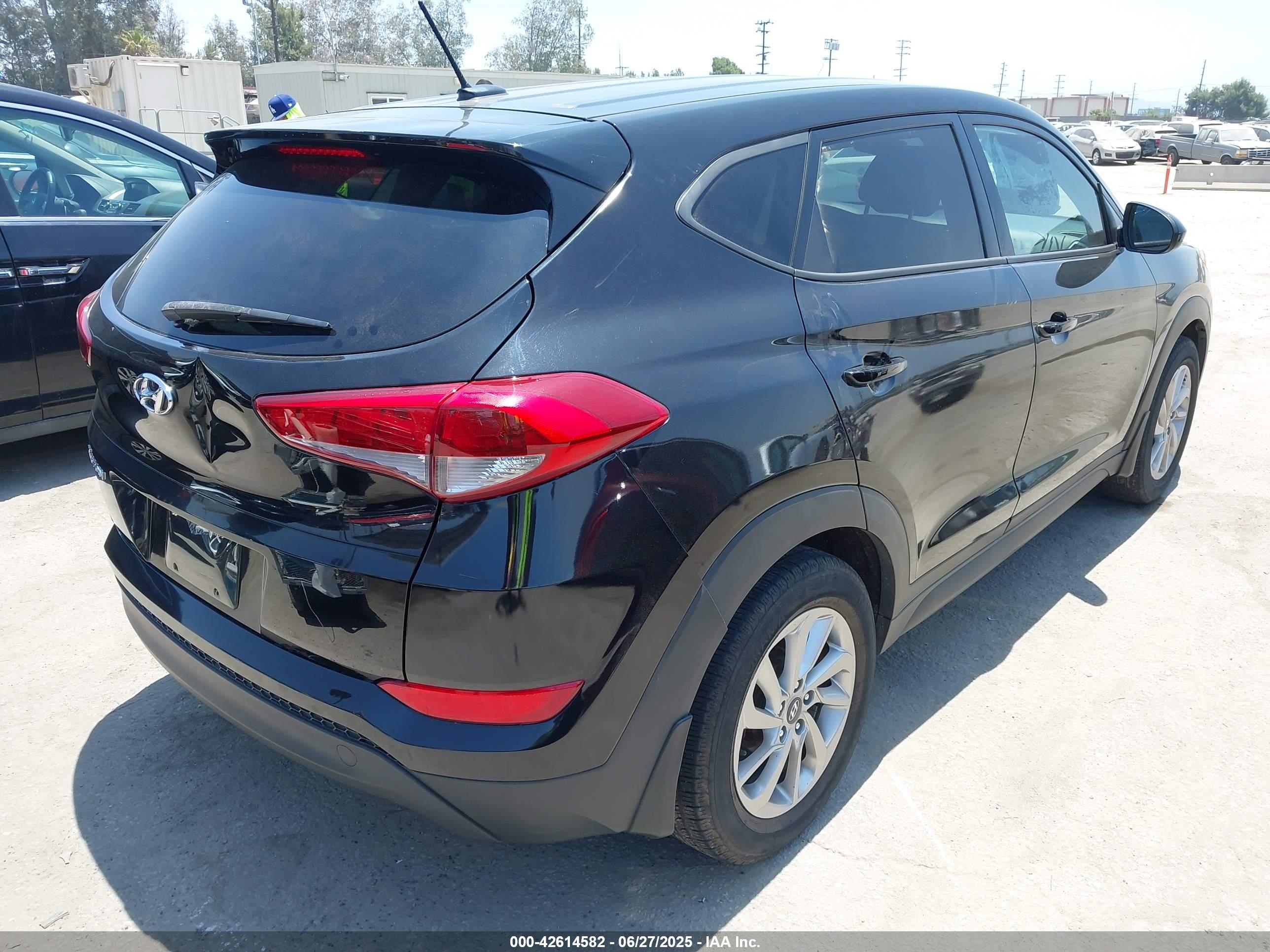 HYUNDAI TUCSON image 4