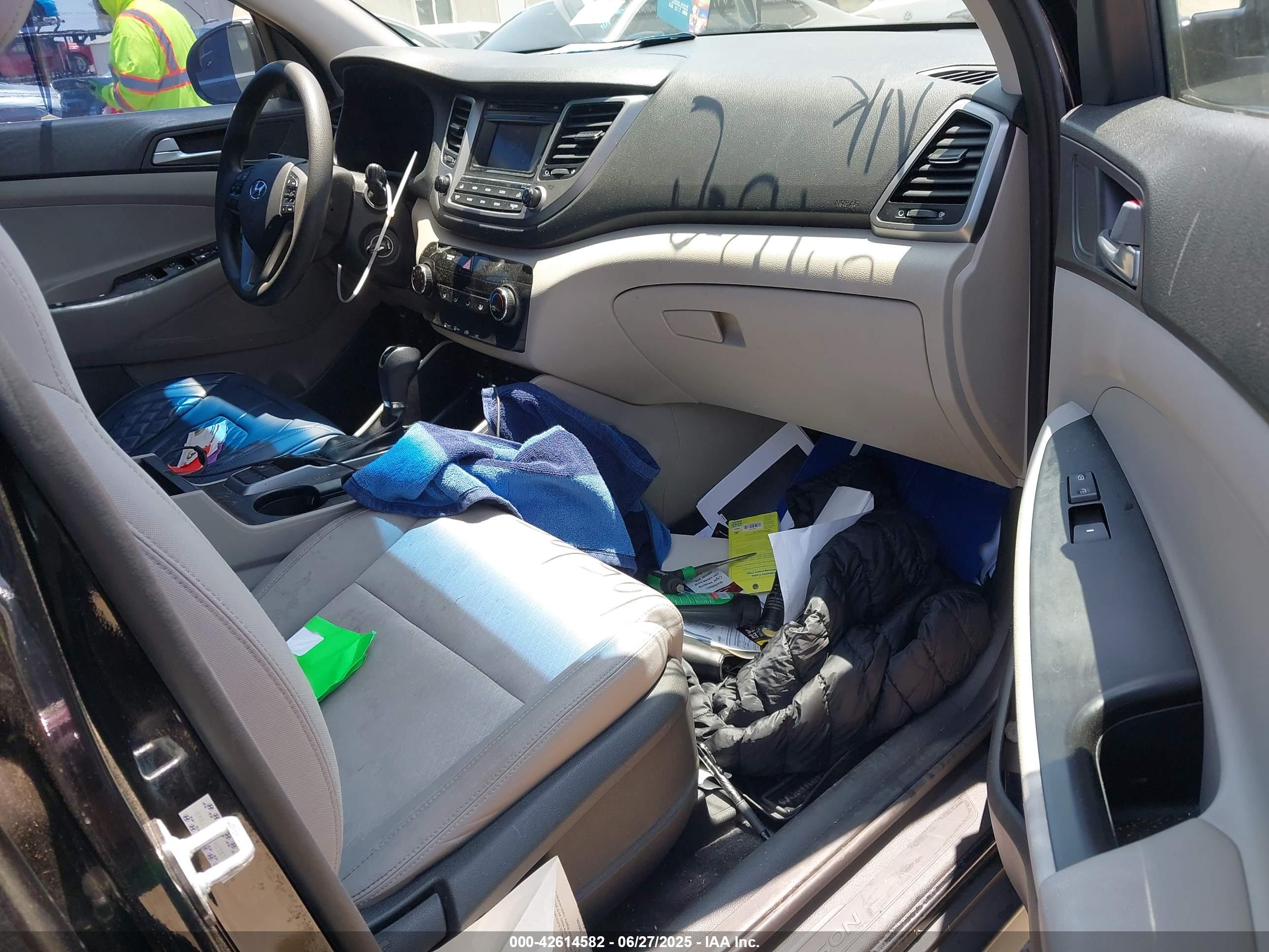 HYUNDAI TUCSON image 5