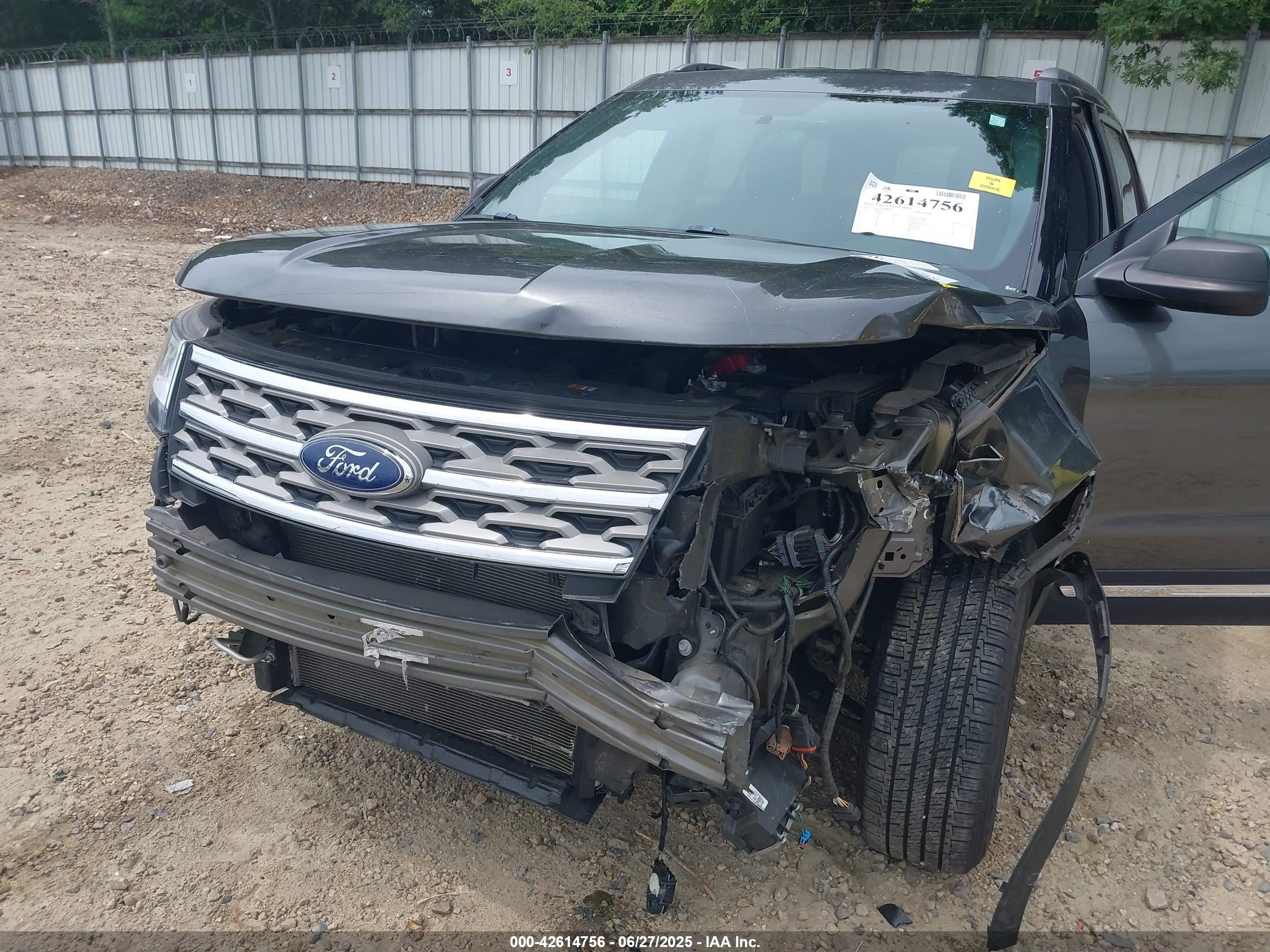 FORD EXPLORER image 6