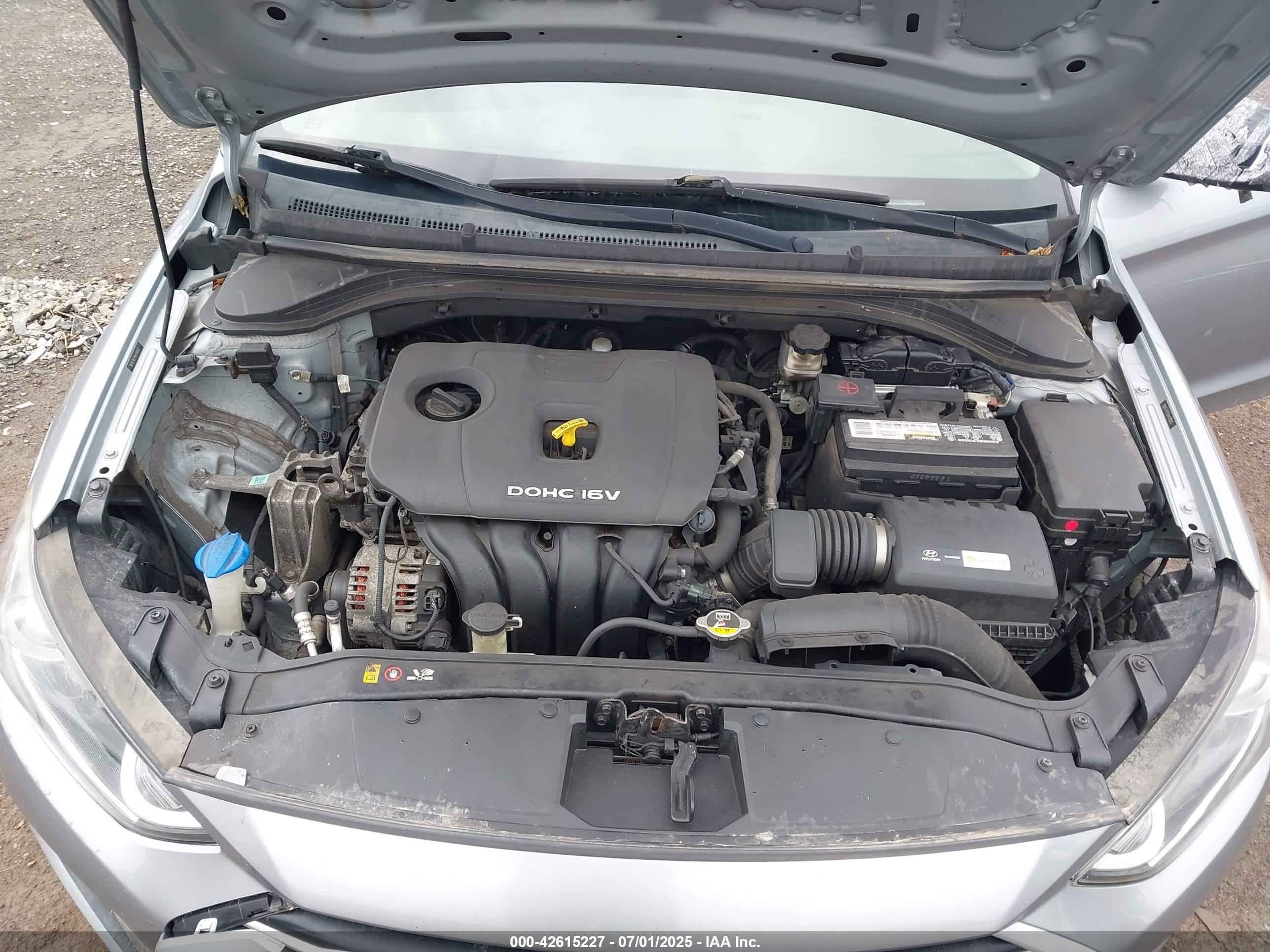 HYUNDAI ELANTRA image 10