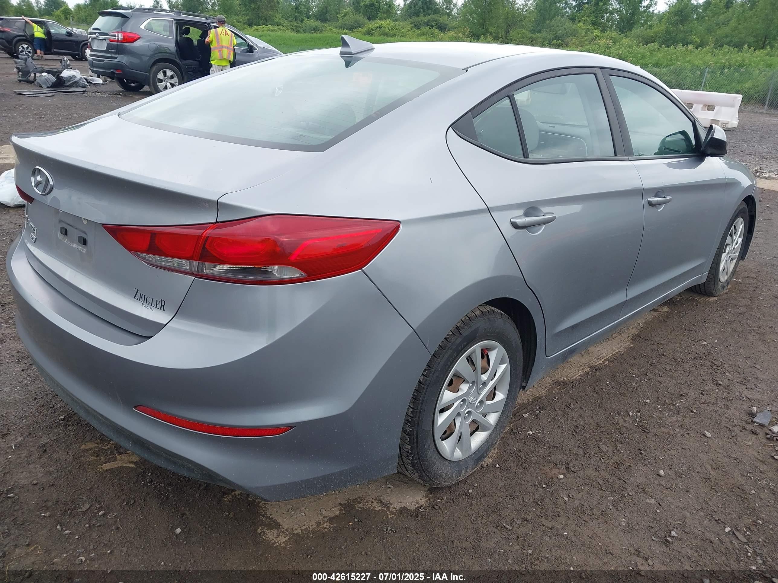 HYUNDAI ELANTRA image 4